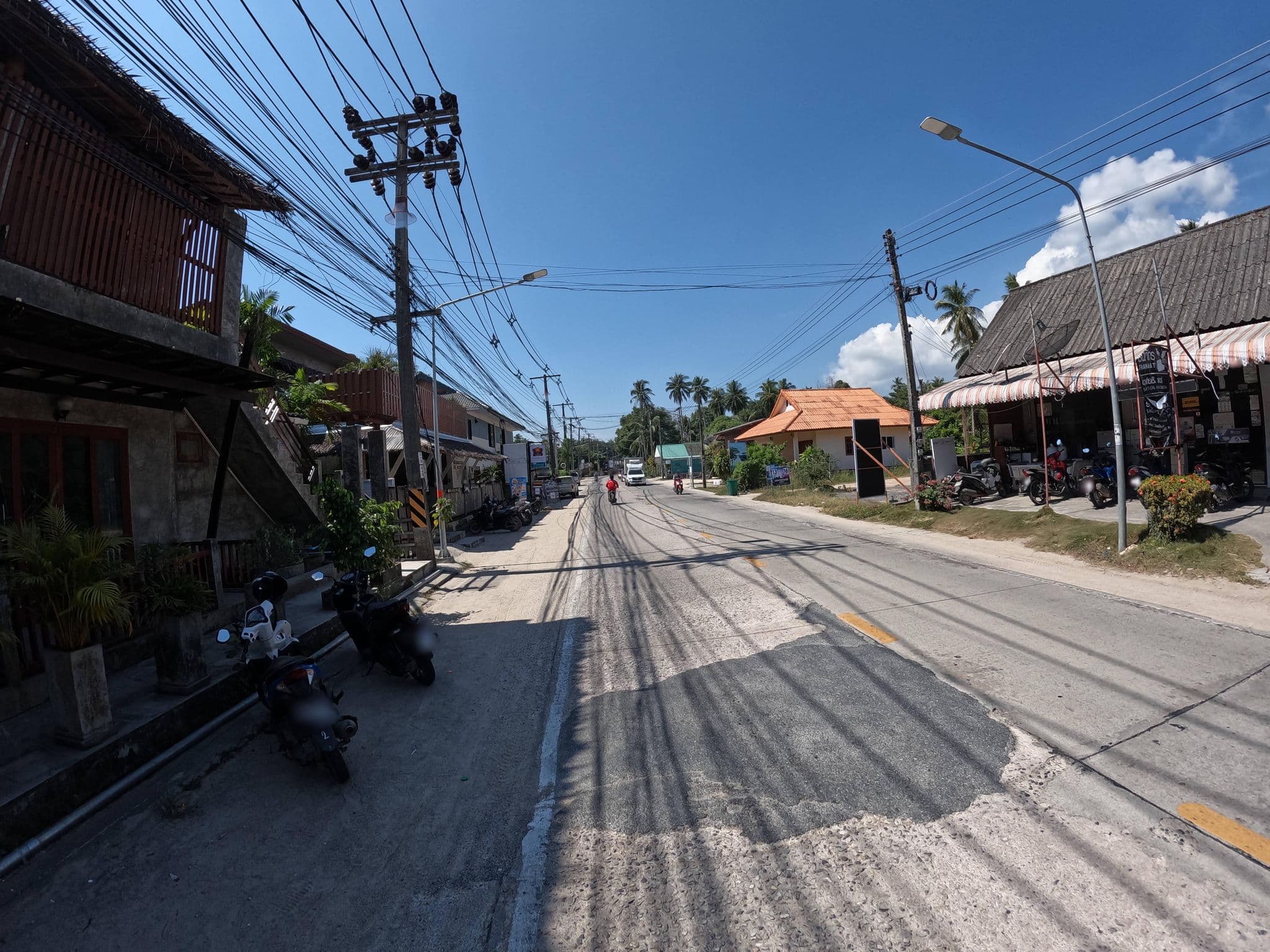 Street view near Phangan Palm Beach Resort & Restaurant, Ko Pha Ngan — © lucomsky (CC BY-SA · Mapillary)