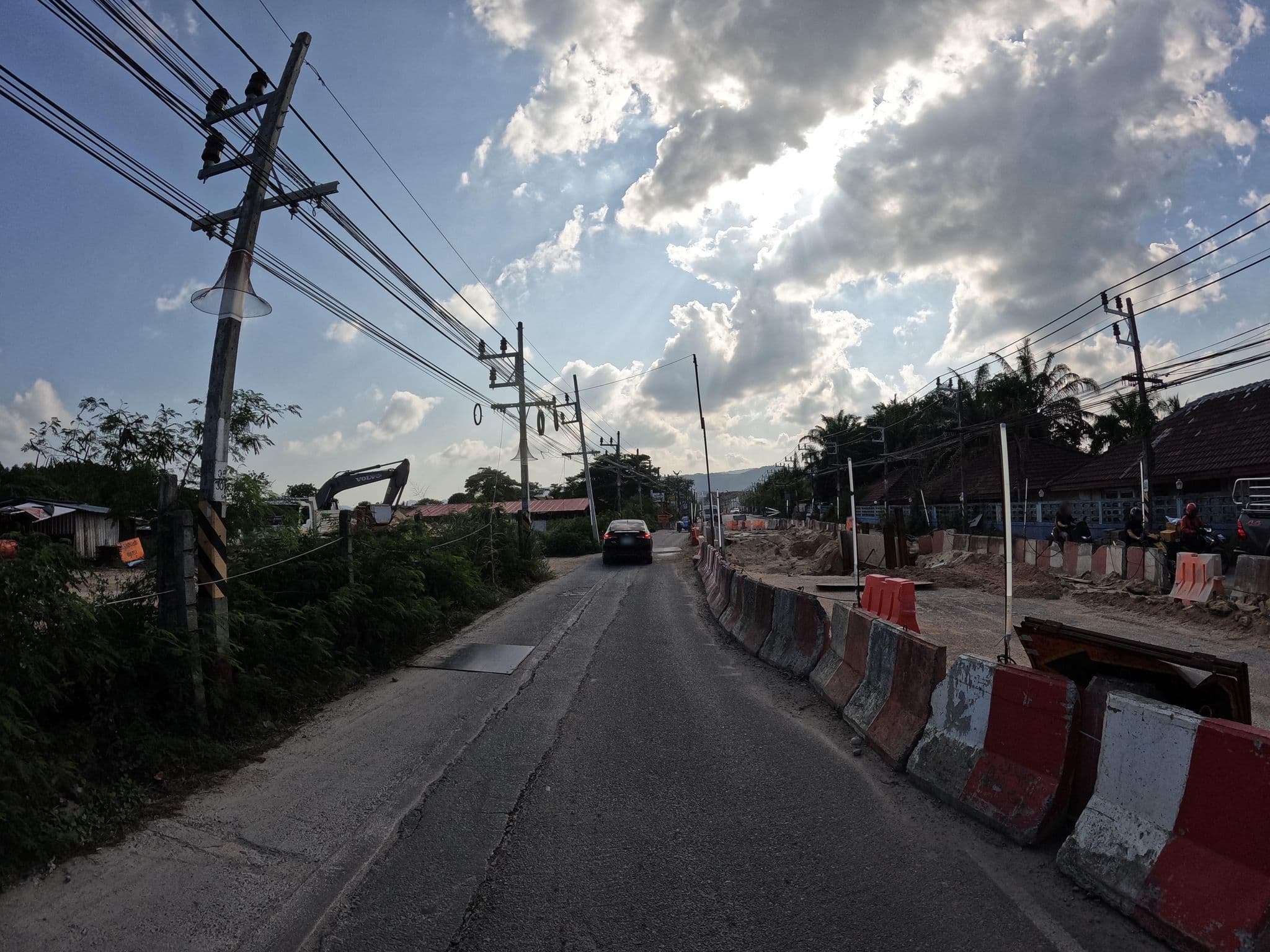 Street view near Lobby Farnbay, Ko Samui — © lucomsky (CC BY-SA · Mapillary)