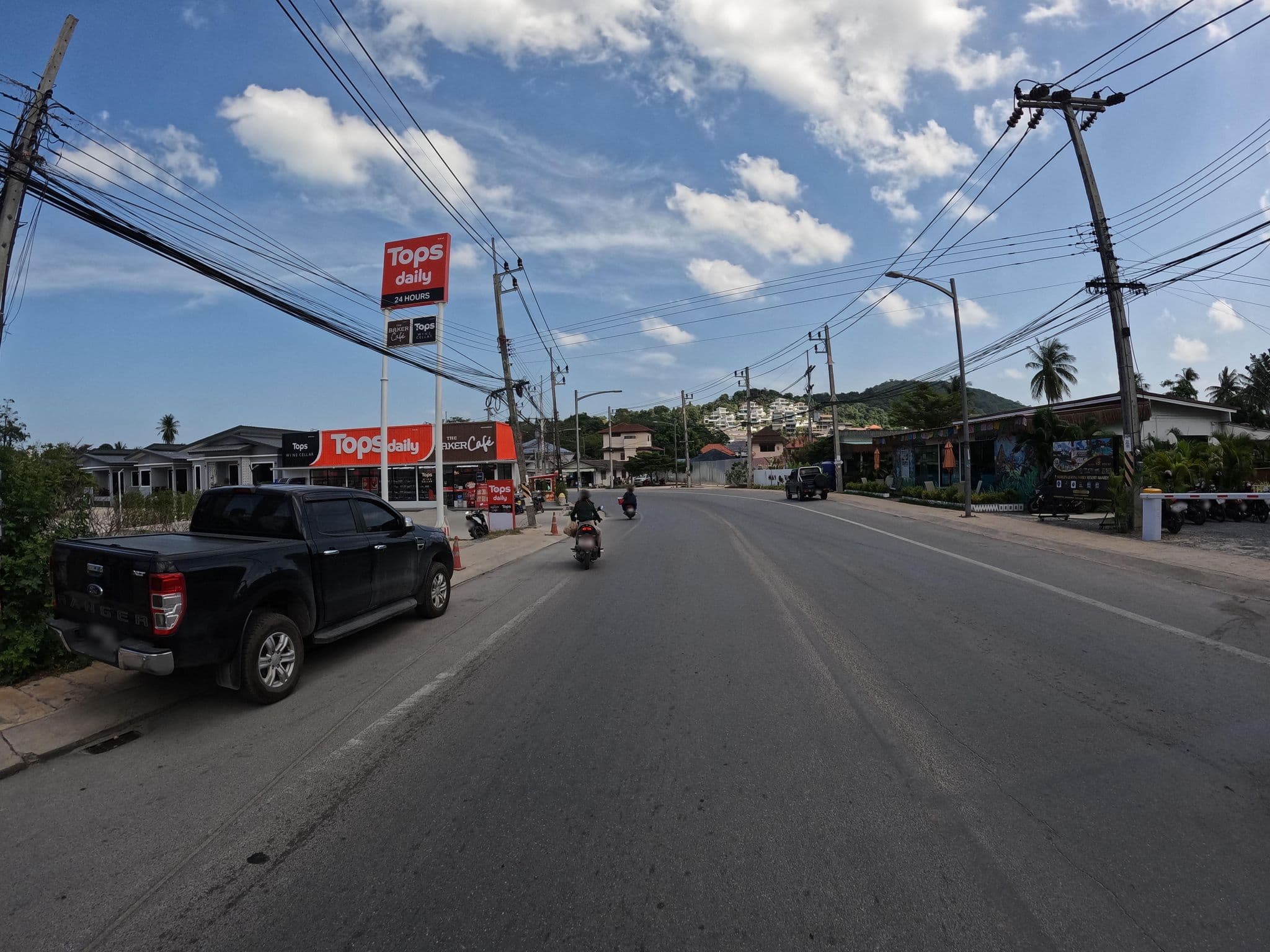 Street view near Maya Resort Pool, Ko Samui — © lucomsky (CC BY-SA · Mapillary)