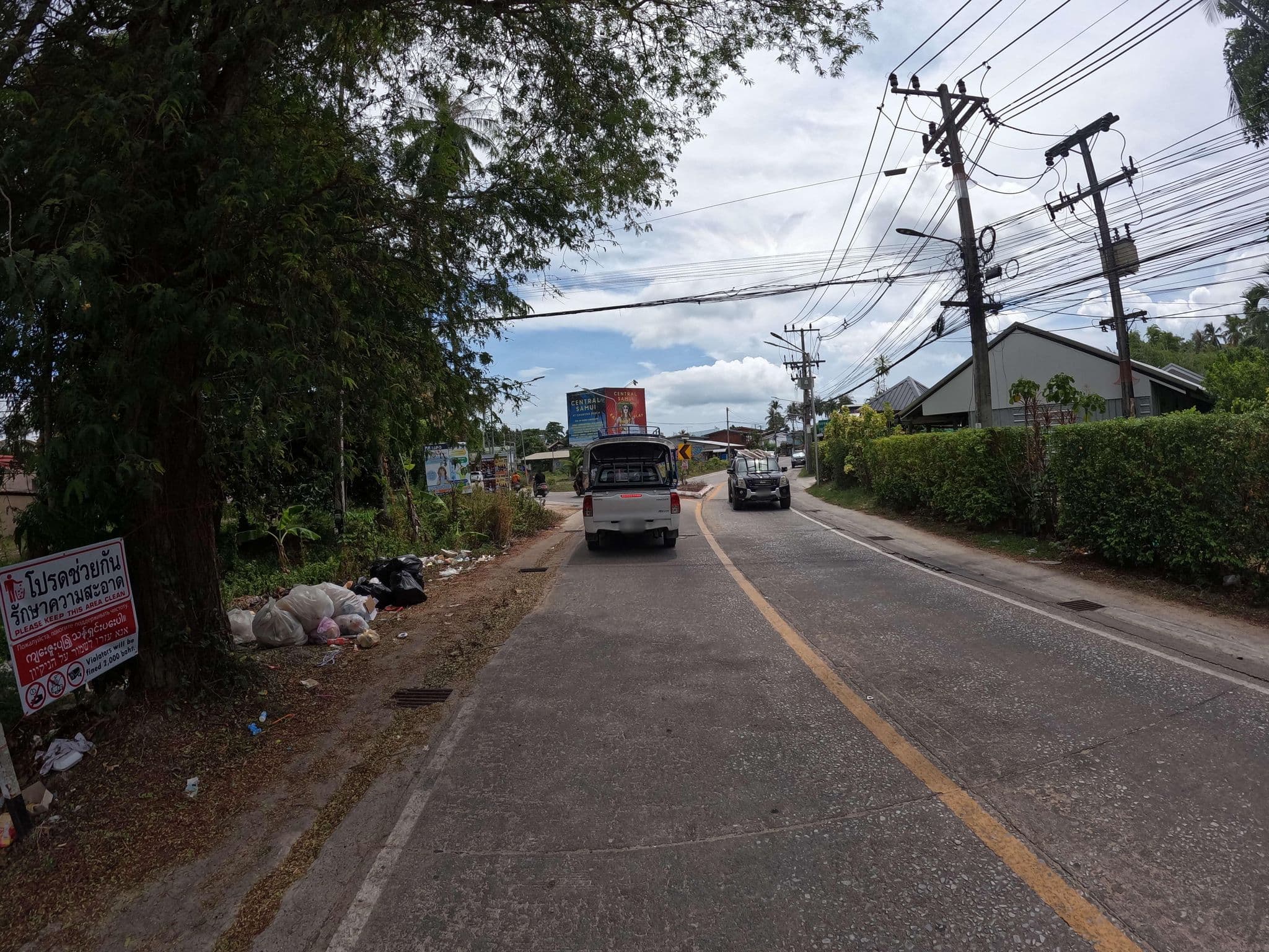 Street view near Orchard House Resort and Restaurant, Ko Pha Ngan — © lucomsky (CC BY-SA · Mapillary)