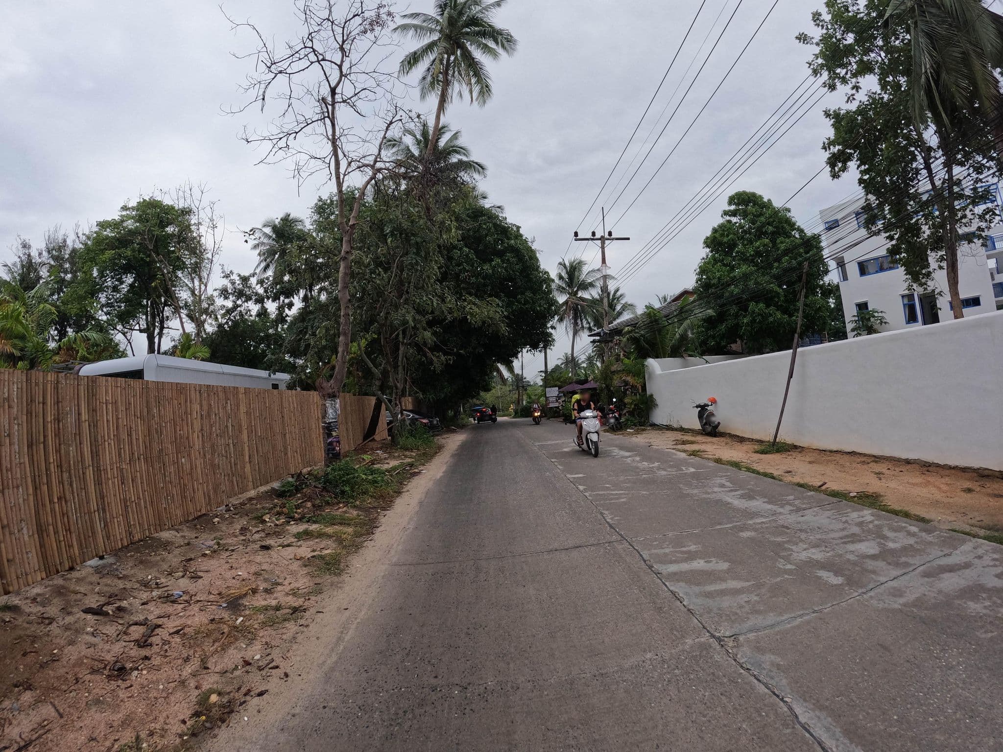 Street view near Shanti, Ko Pha Ngan — © lucomsky (CC BY-SA · Mapillary)