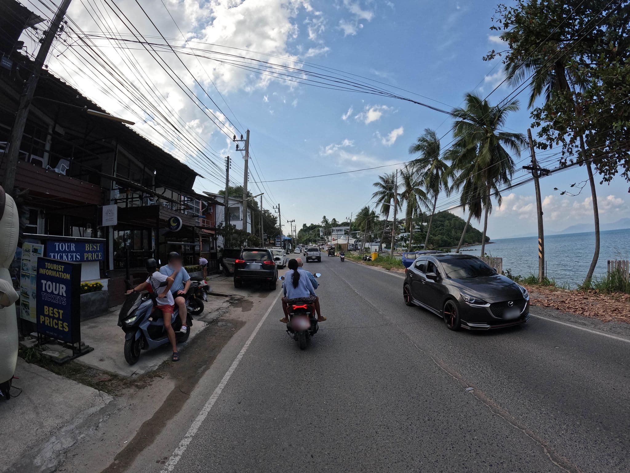 Street view near 2W beach hostel, Ko Samui — © lucomsky (CC BY-SA · Mapillary)