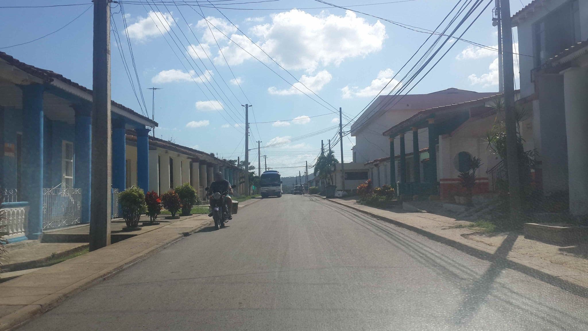 Street view near Casa Vergara "Yoselyn y Yeto", Viñales