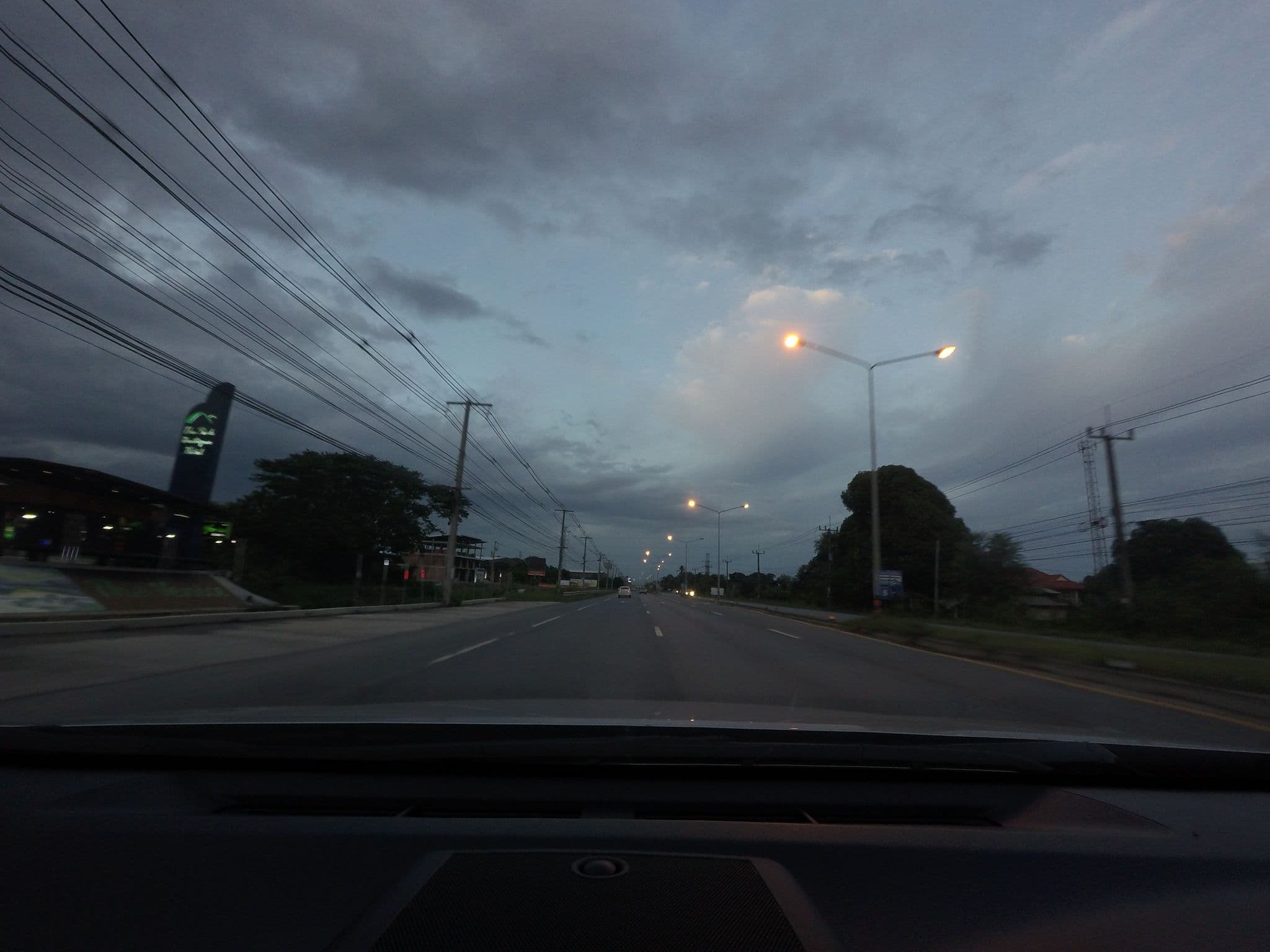 Street view near The Peak Boutique Hotel (โรงแรมเดอะพีค บูติค), Nakhon Si Thammarat — © mishari (CC BY-SA · Mapillary)
