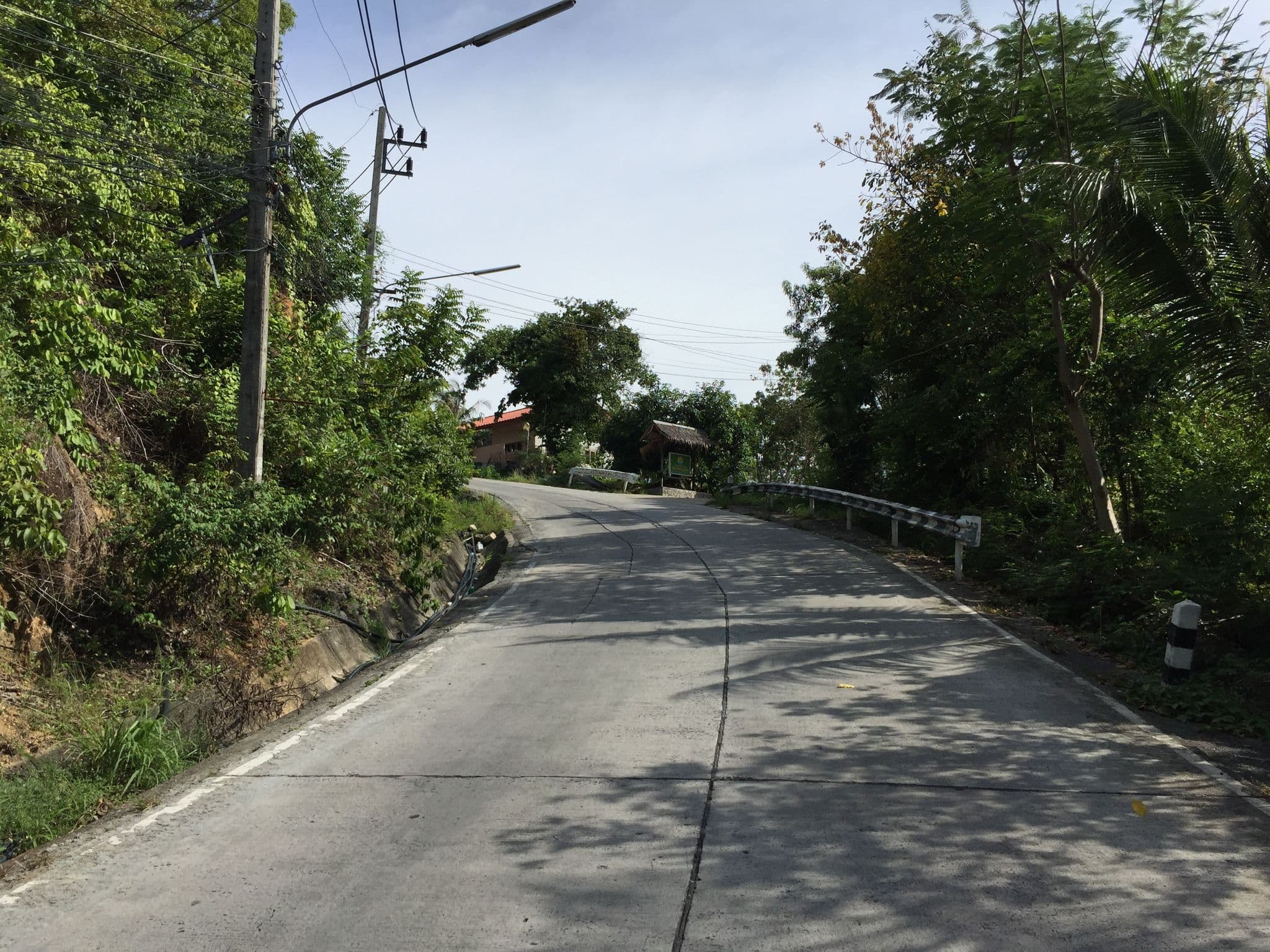 Street view near Phangan Orchid Resort, Baan Kai, Ko Pha Ngan — © noon2911 (CC BY-SA · Mapillary)