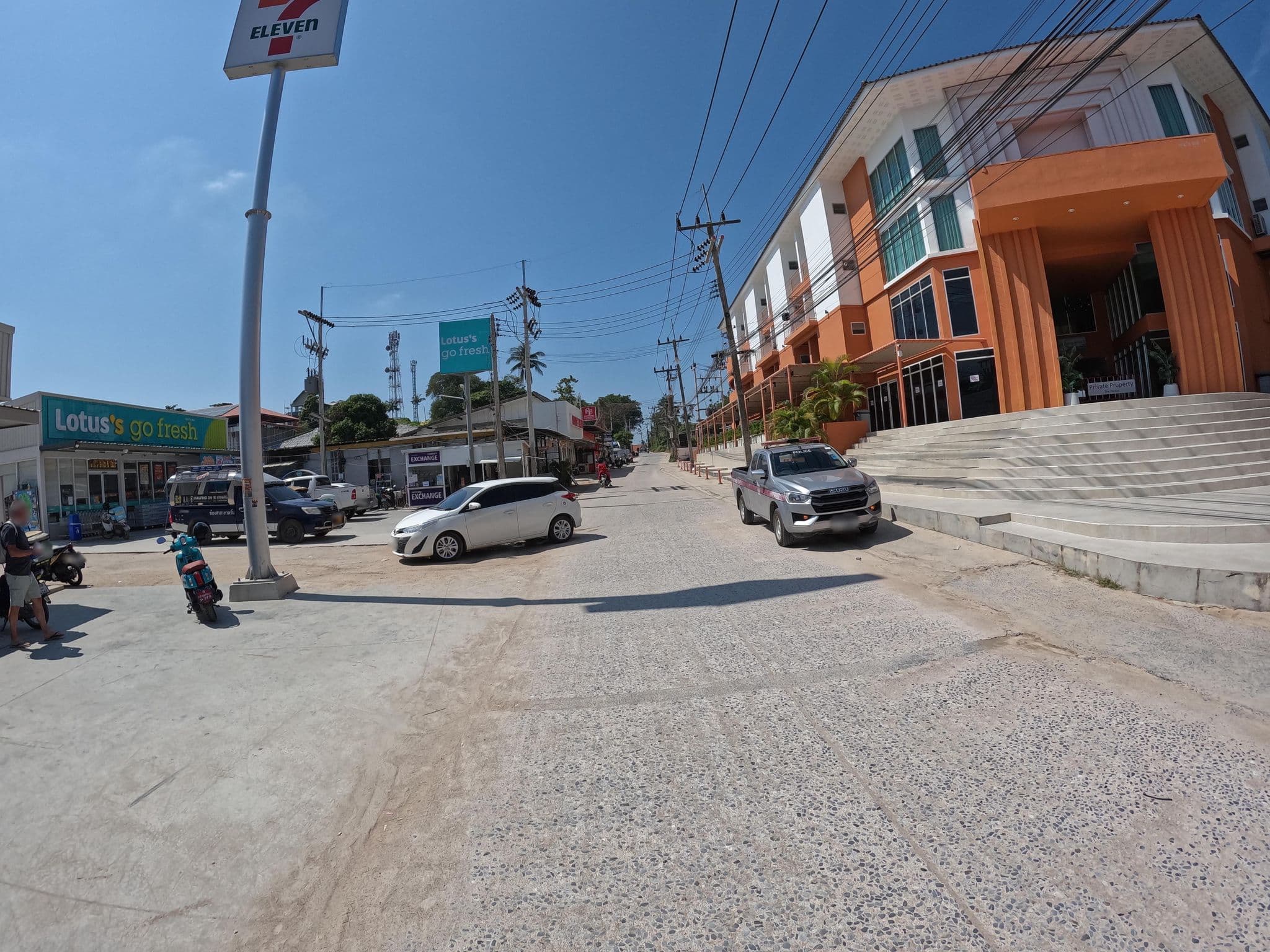 Street view near Sabaii Bay Resort, Ko Pha Ngan — © lucomsky (CC BY-SA · Mapillary)
