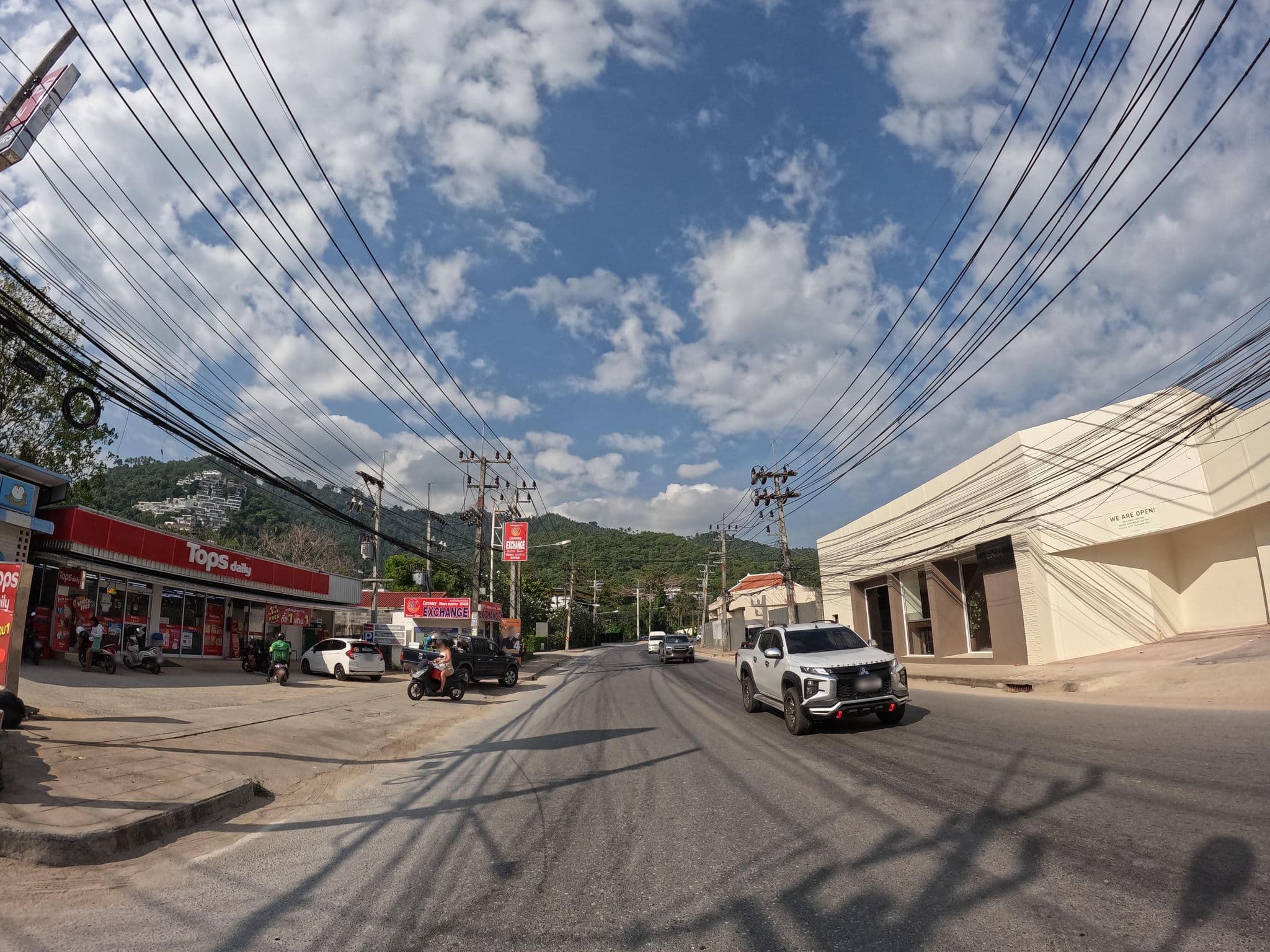 Street view near Tiki Tiki Beach Hostel, Ko Samui — © lucomsky (CC BY-SA · Mapillary)