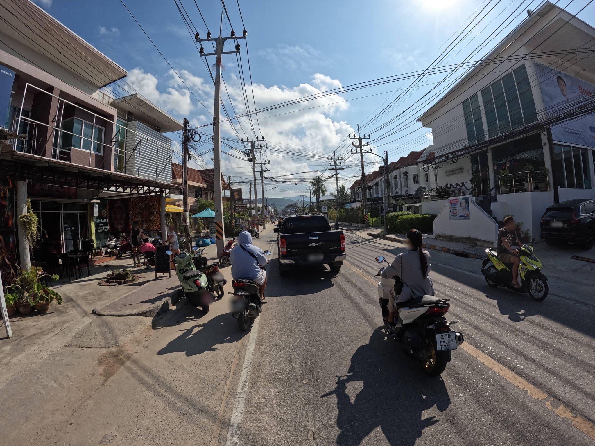 Street view near BunkUp Ko Phangan, Ko Pha Ngan — © lucomsky (CC BY-SA · Mapillary)