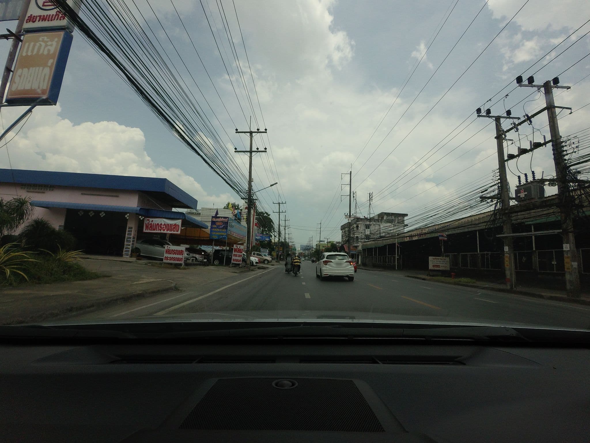 Street view near โรงแรมทุ่งตะวันการ์เด้น&รีสอร์ท, Nakhon Si Thammarat — © mishari (CC BY-SA · Mapillary)