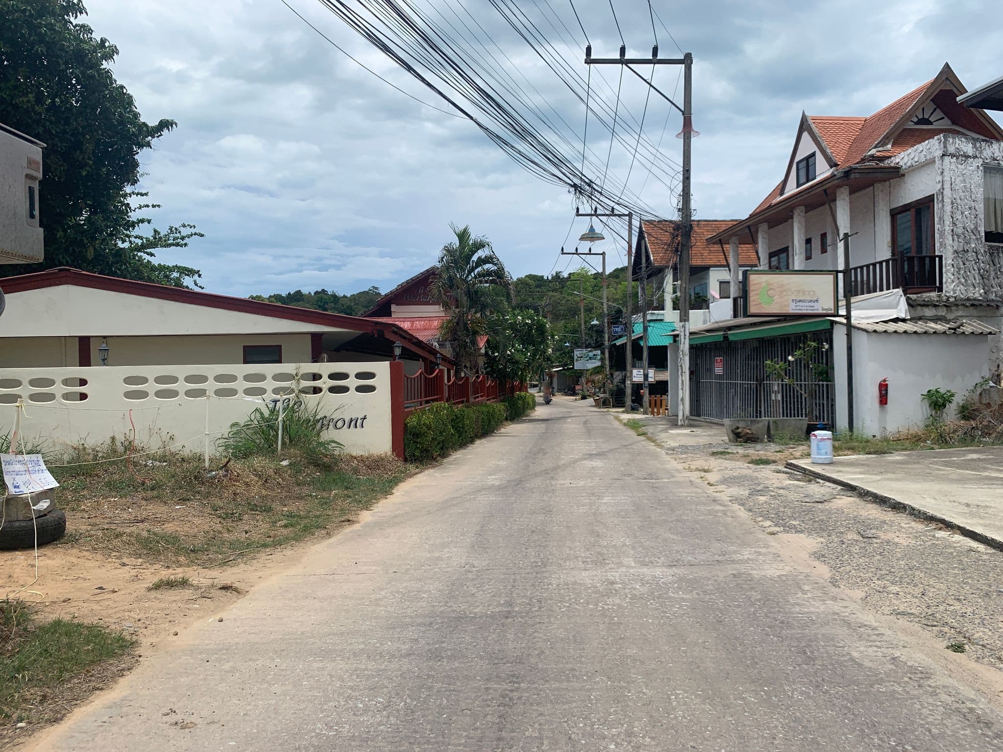 Street view near B1 Villa & Spa, Ko Samui — © emseesee (CC BY-SA · Mapillary)