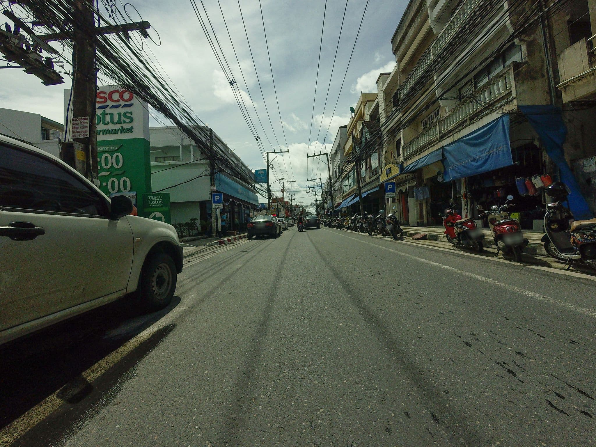Street view near Paradise Beach Resort, Ko Samui — © esario (CC BY-SA · Mapillary)
