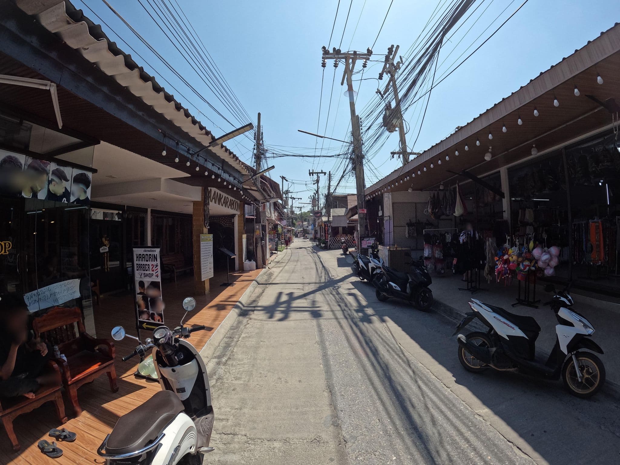Street view near Delight Resort Koh Phangan, Ko Pha Ngan — © lucomsky (CC BY-SA · Mapillary)
