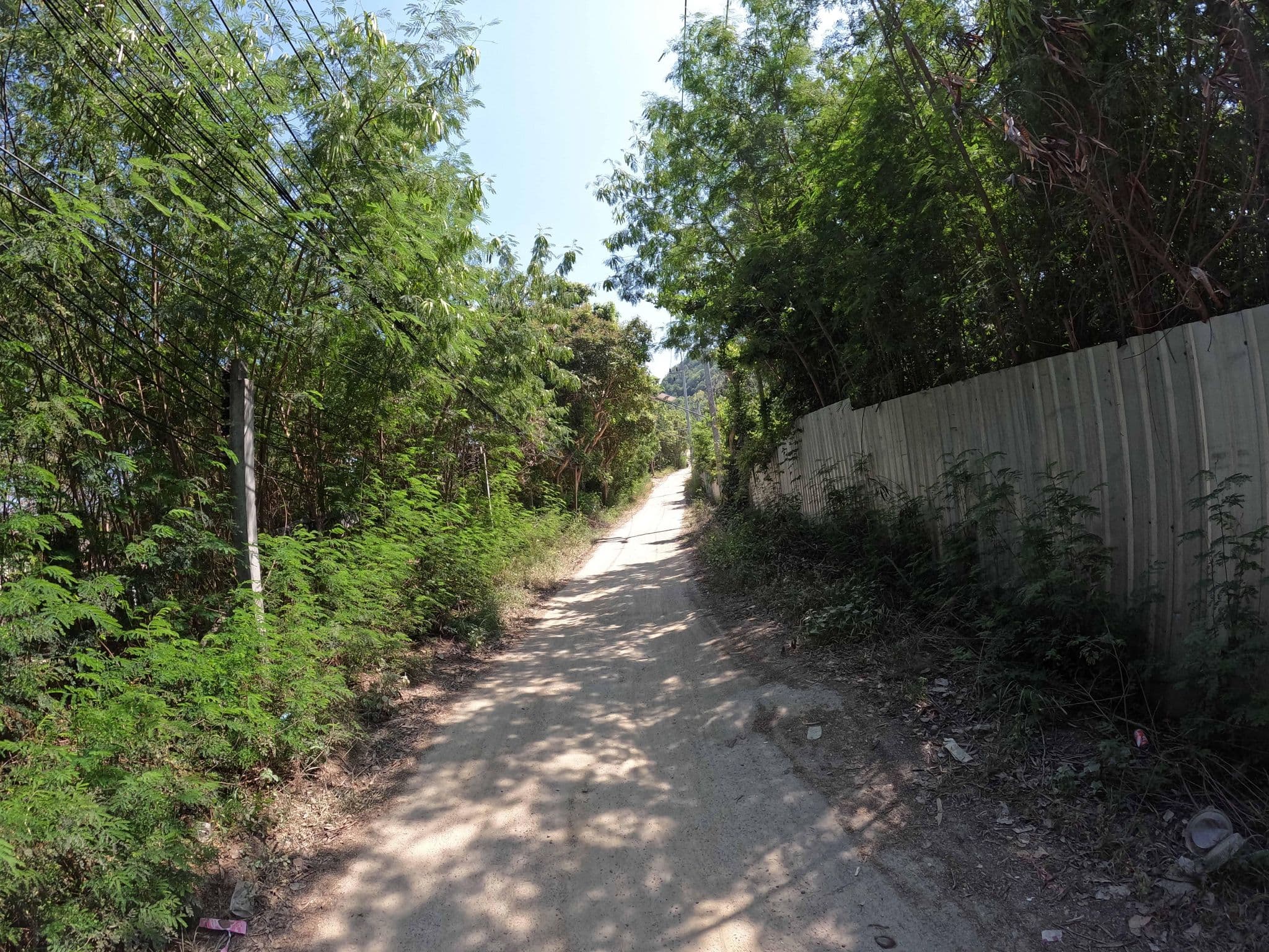 Street view near Full Moon Hill, Ko Pha Ngan — © lucomsky (CC BY-SA · Mapillary)