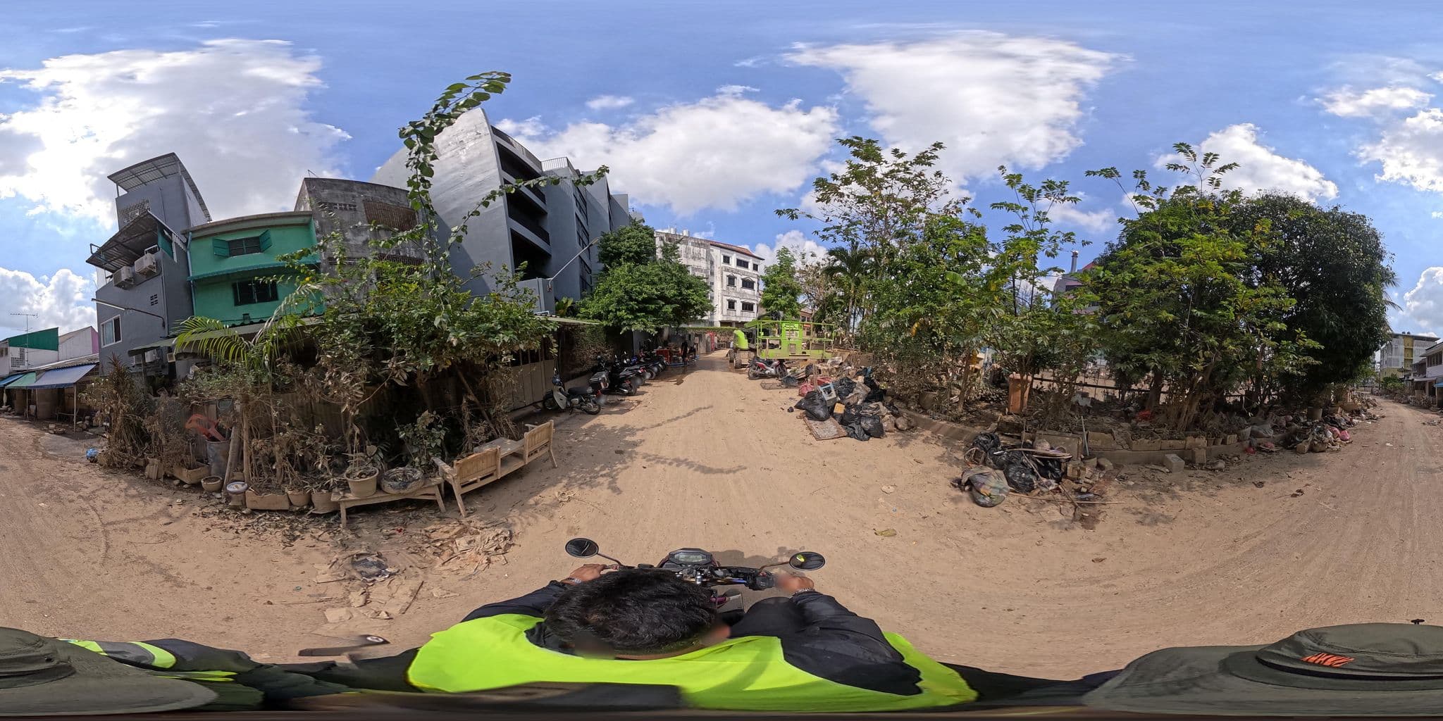 Street view near โรงแรมหรรษา เจบี หาดใหญ่ By Song, Hat Yai — © PMU-B (CC BY-SA · Mapillary)
