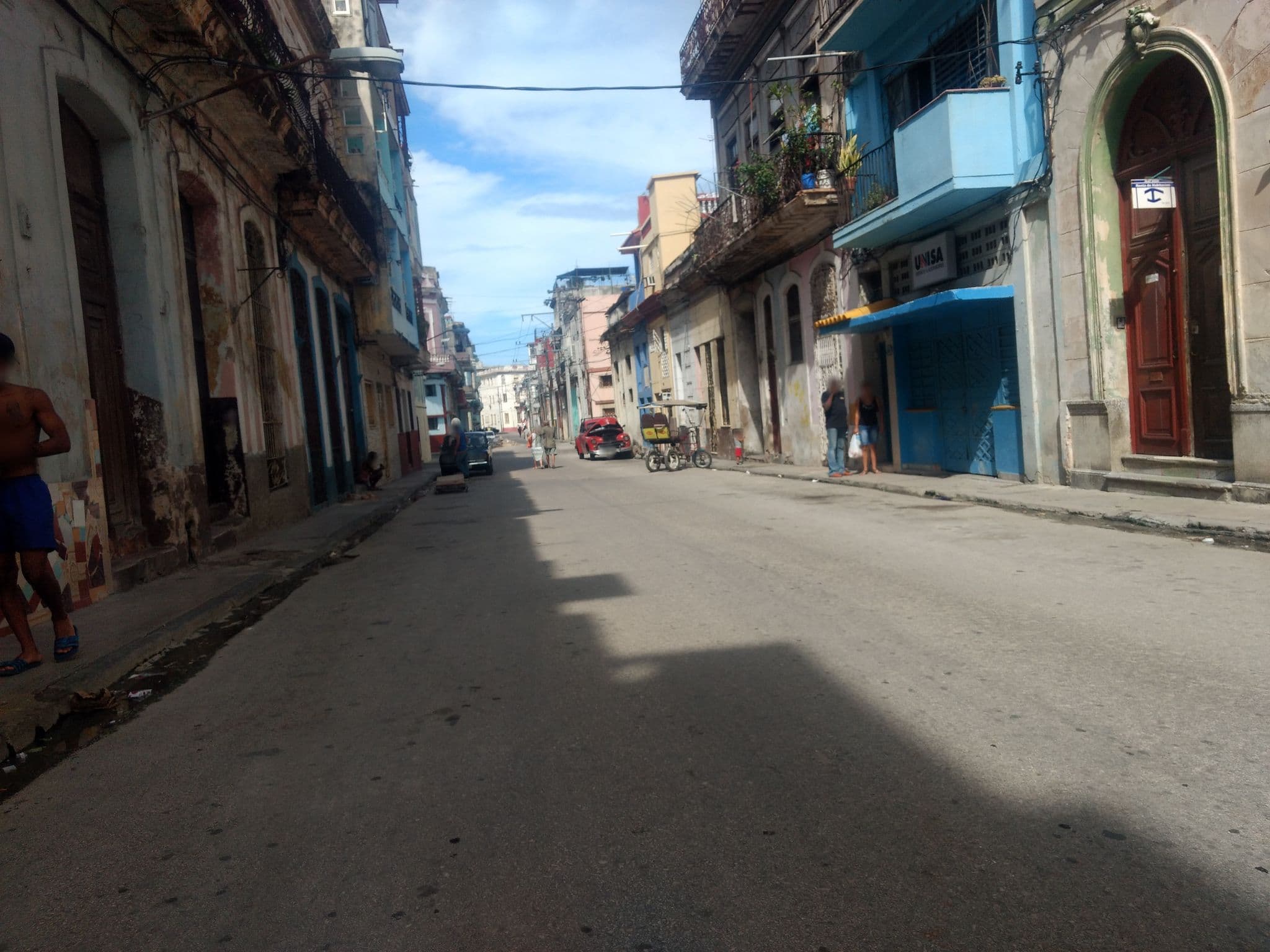 Street view near Chela La Cubana, Havana — © mapeadora (CC BY-SA · Mapillary)