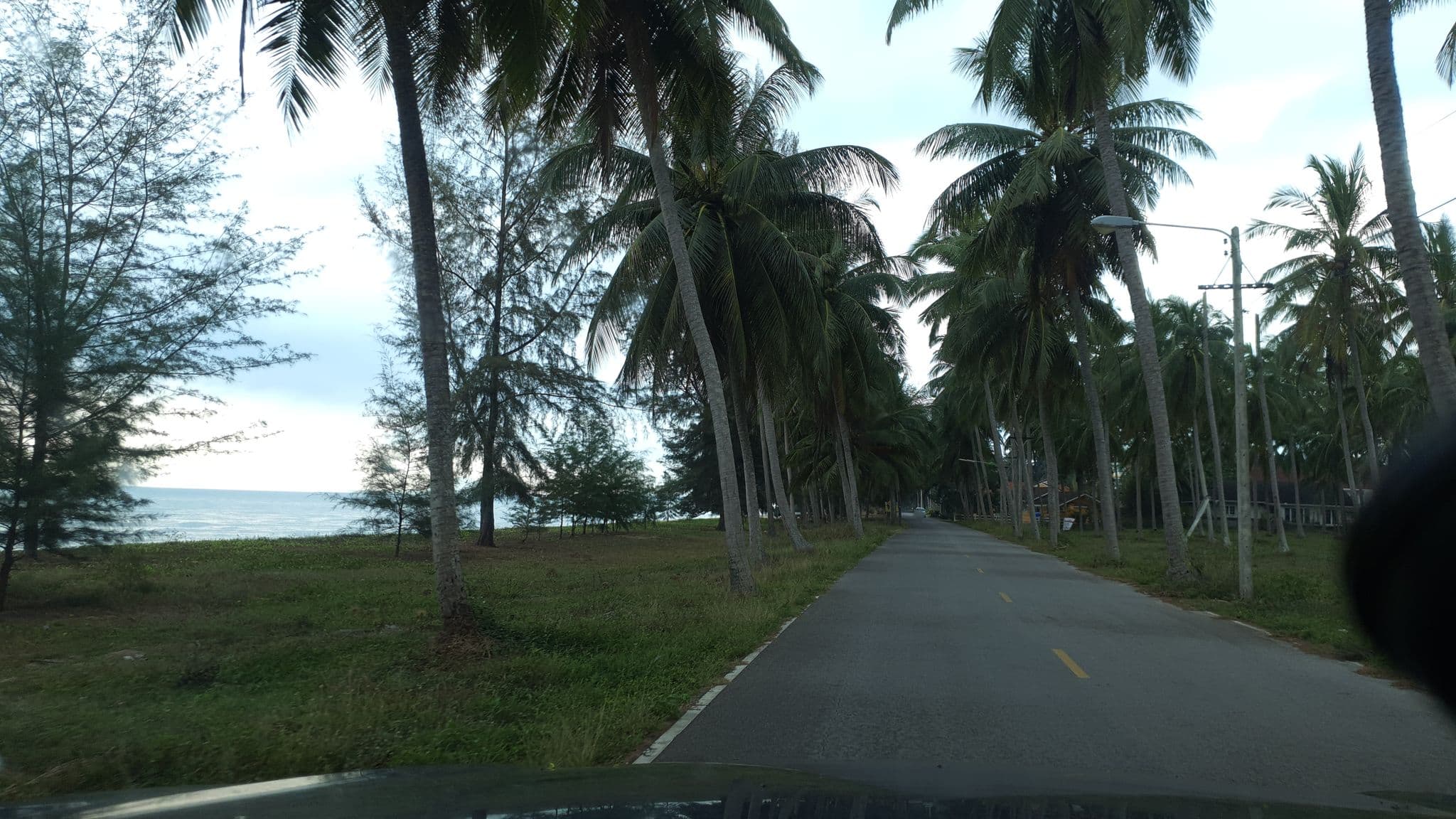 Street view near Grood Glamping กรูด แกลมปิ้ง, Bang Saphan — © jrcarlsen (CC BY-SA · Mapillary)