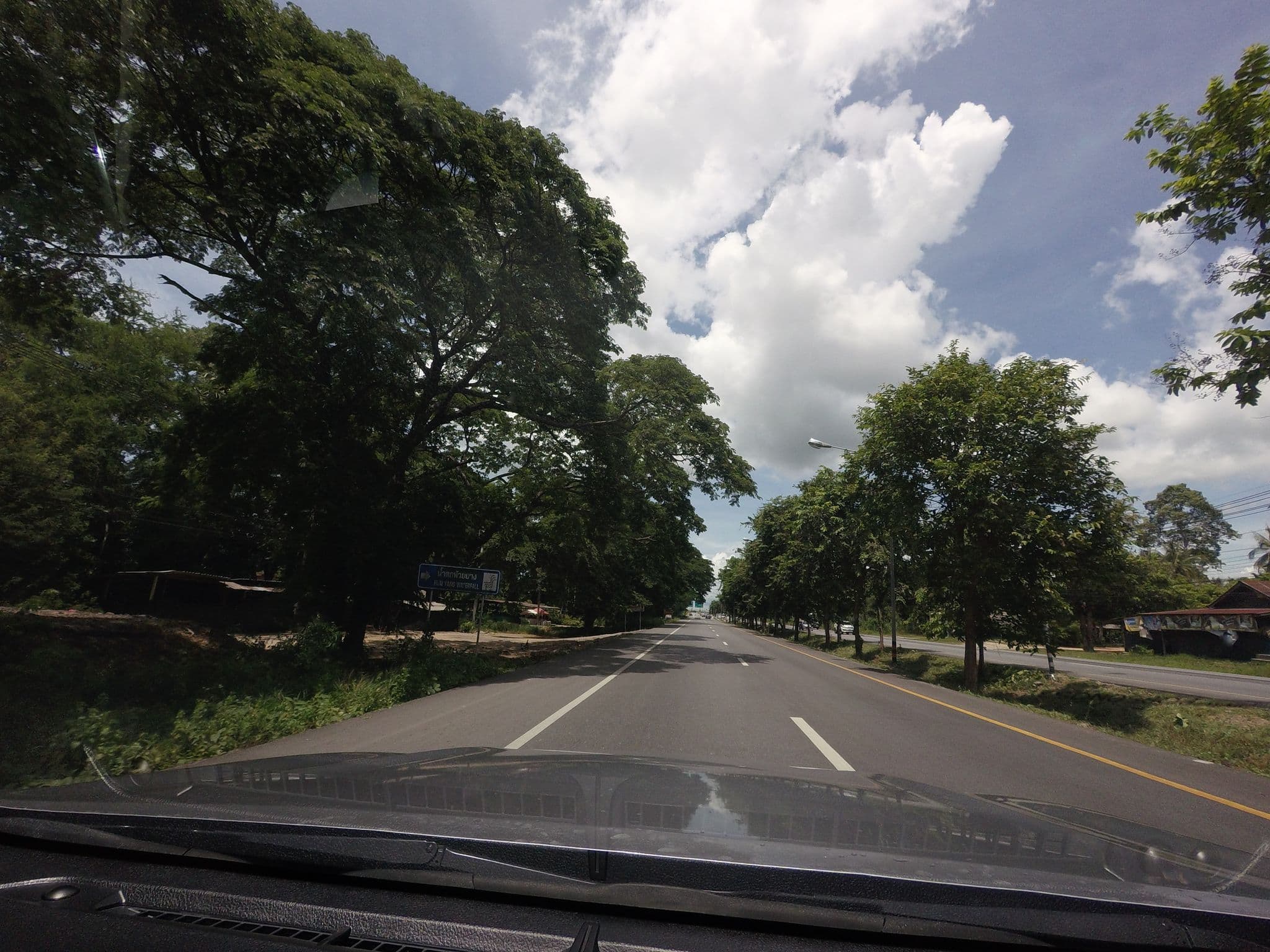 Street view near บ้านริมทะเล รีสอร์ท, Prachuap Khiri Khan — © mishari (CC BY-SA · Mapillary)