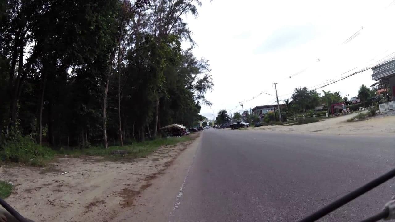 Street view near พูลสวัสดิ์รีสอร์ท, Prachuap Khiri Khan — © ratirat (CC BY-SA · Mapillary)