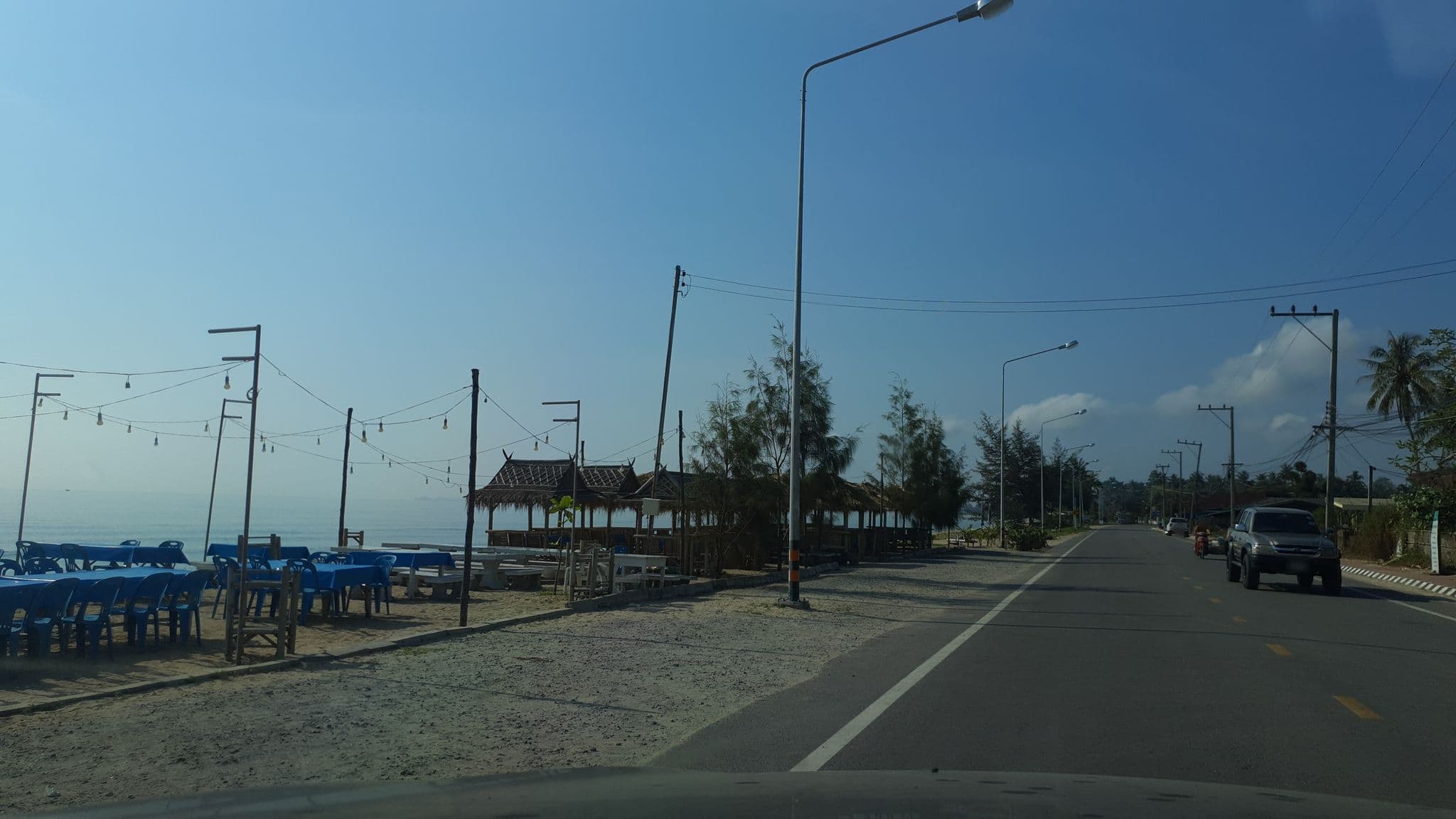Street view near Seahouse Bankrut, Bang Saphan — © jrcarlsen (CC BY-SA · Mapillary)