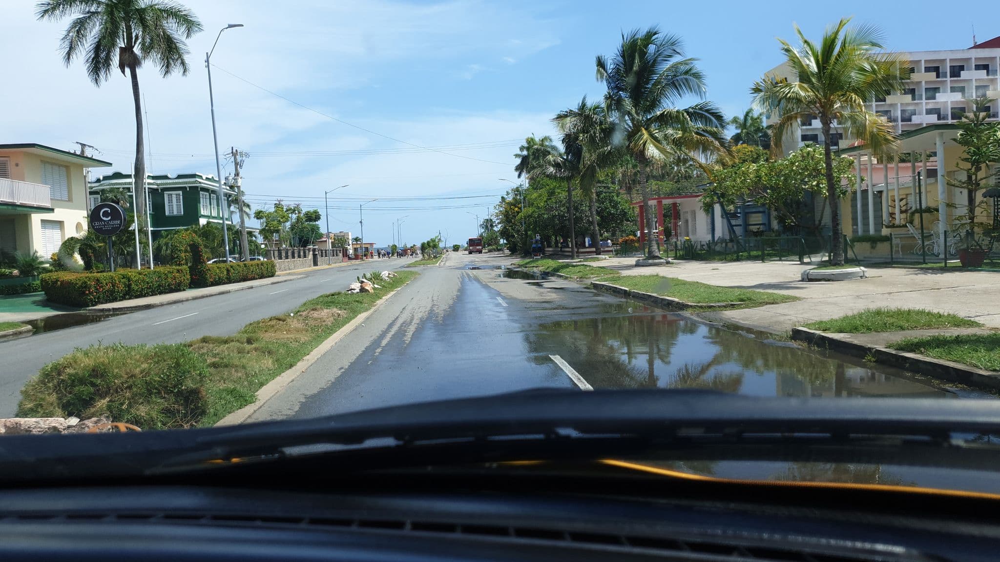 Street view near Hostal Matanzas, Cienfuegos
