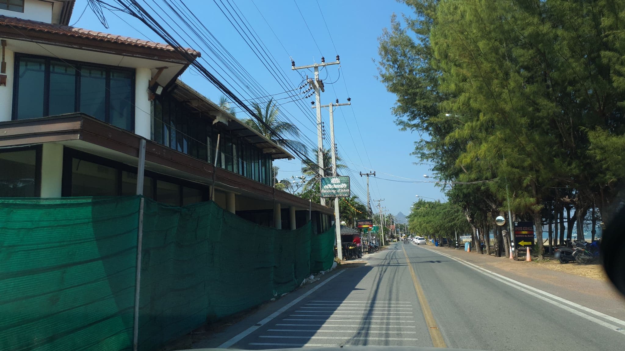 Street view near Anchana Resort And Spa, Sam Roi Yot — © jrcarlsen (CC BY-SA · Mapillary)