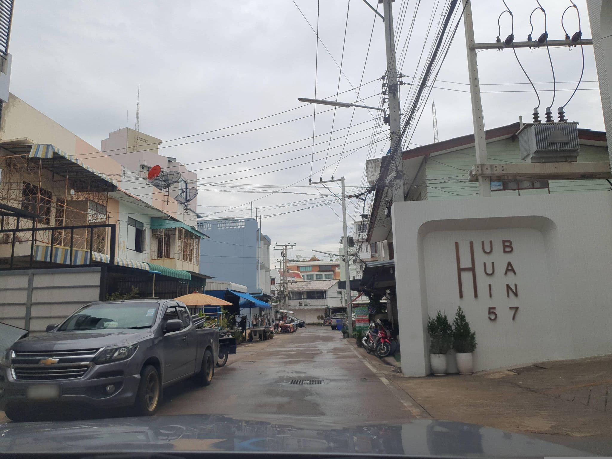 Street view near Thor hotel, Hua Hin — © jrcarlsen (CC BY-SA · Mapillary)