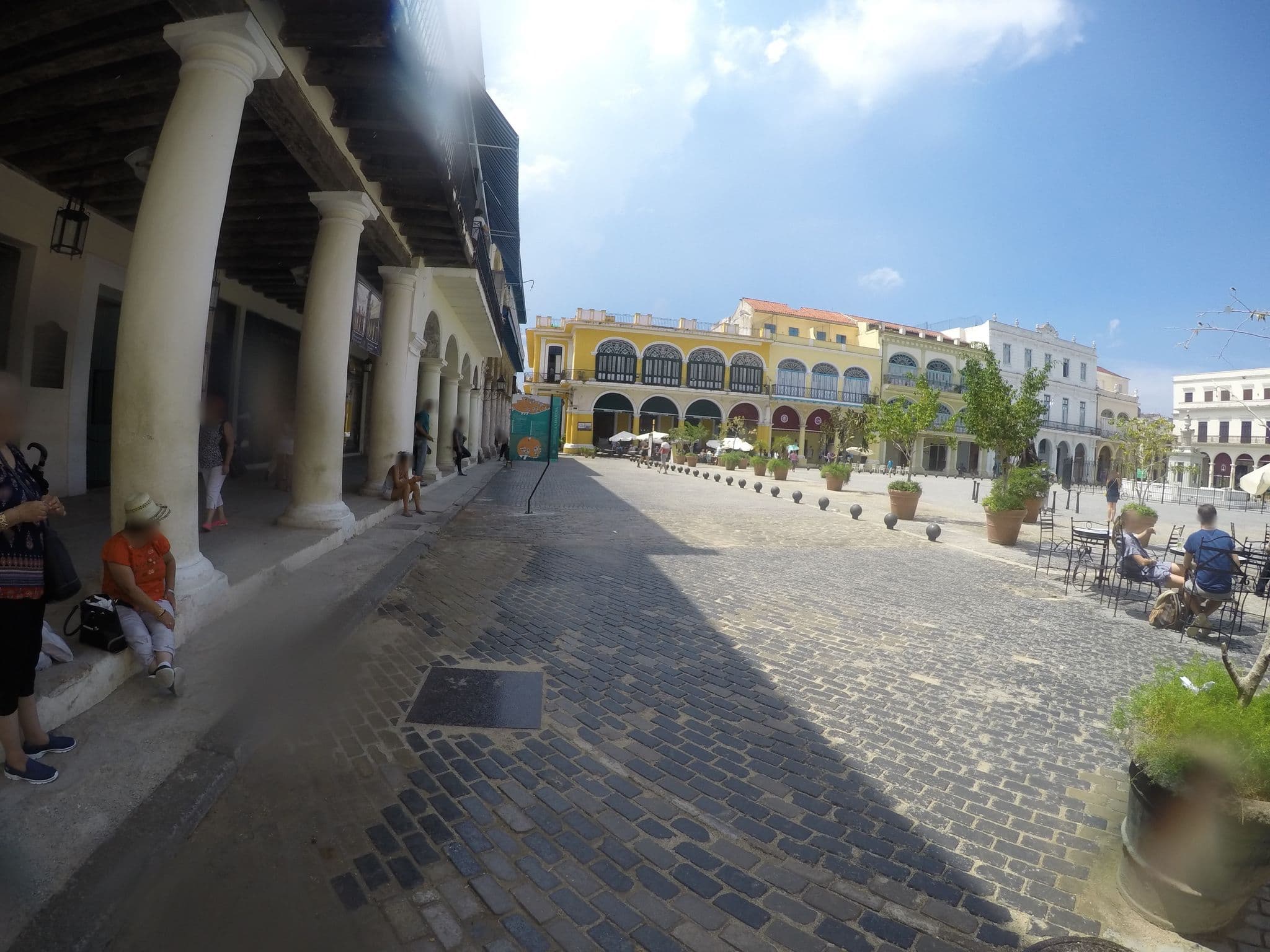 Street view near Alquiler Villa Molk, La Habana Vieja — © ccossio (CC BY-SA · Mapillary)