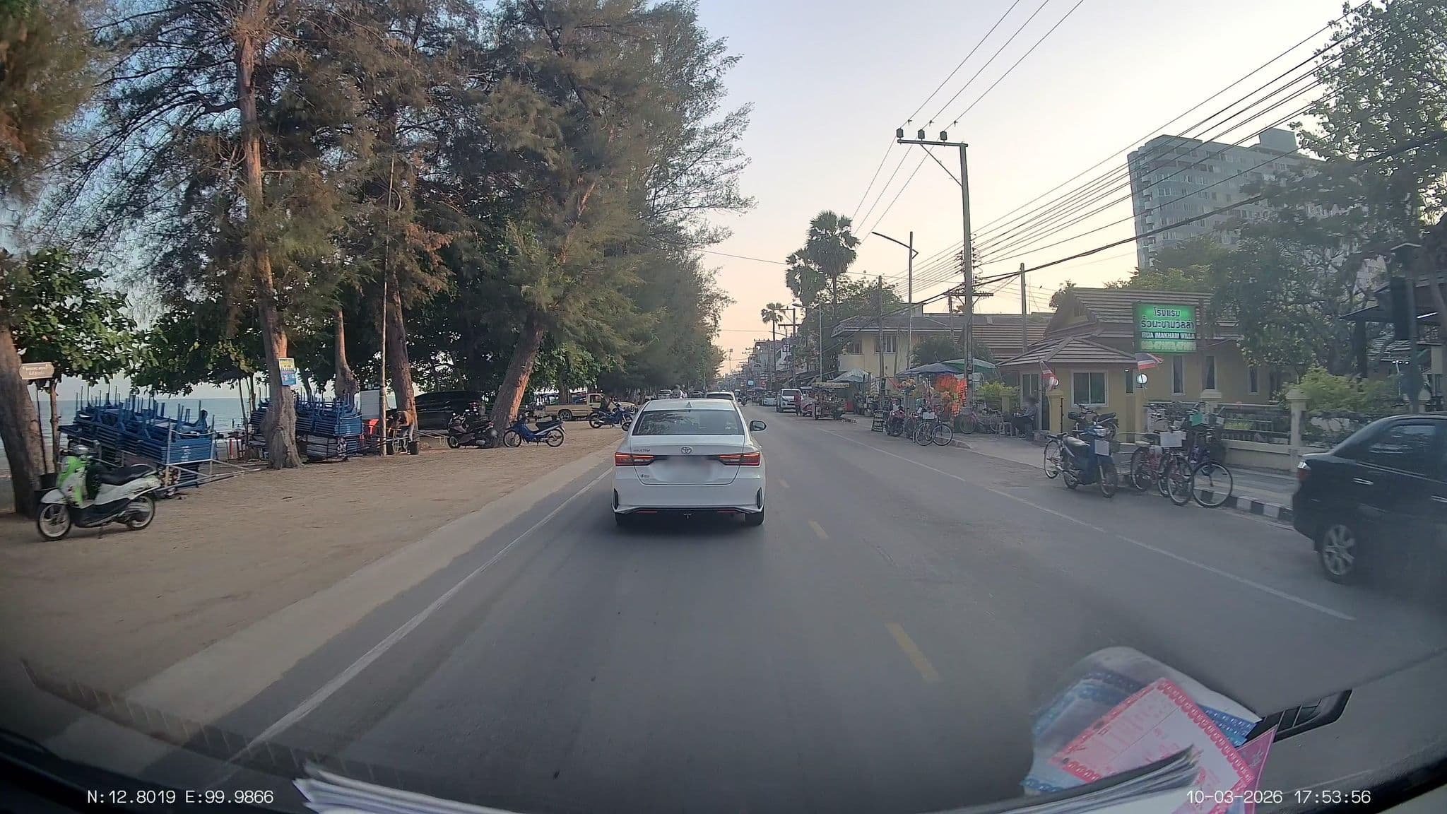 Street view near โรงแรมรั้วมะขามวิลลา, Cha-am — © ThailandCambodia (CC BY-SA · Mapillary)
