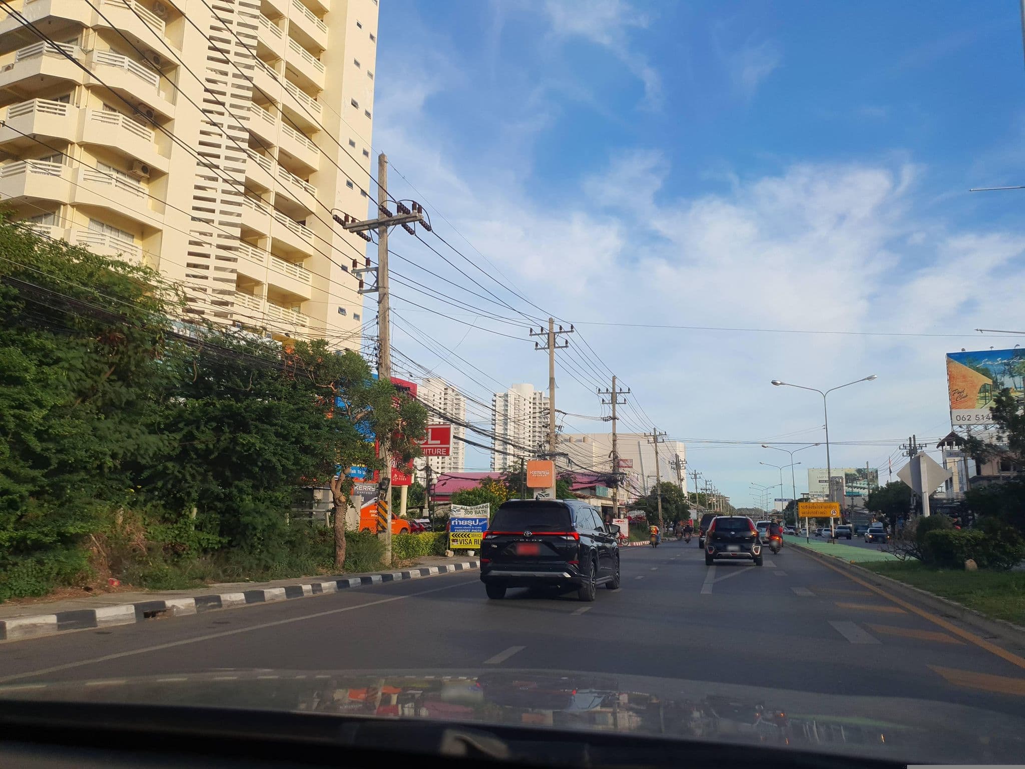 Street view near Swimming pool @ G Resort, Hua Hin — © jrcarlsen (CC BY-SA · Mapillary)