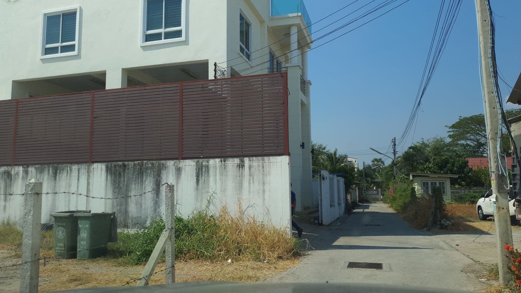 Street view near ห้องพักเพลินนัยต์604@โรงแรมพิมานเพลินวาน(เพลินวาน หัวหิน), Hua Hin — © jrcarlsen (CC BY-SA · Mapillary)