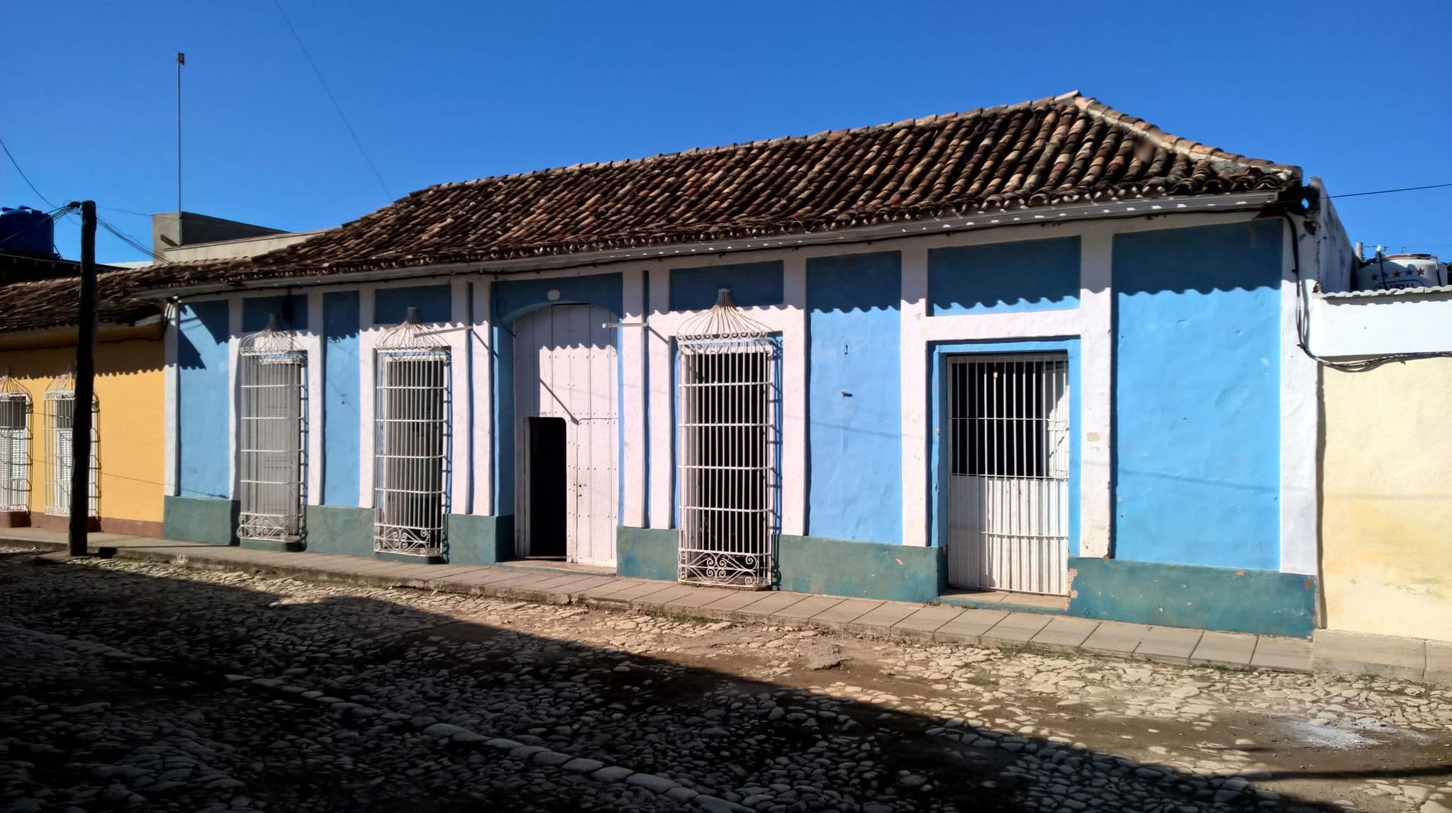 Street view near Rafael Ichaso Zedeño (Yohanka), Trinidad