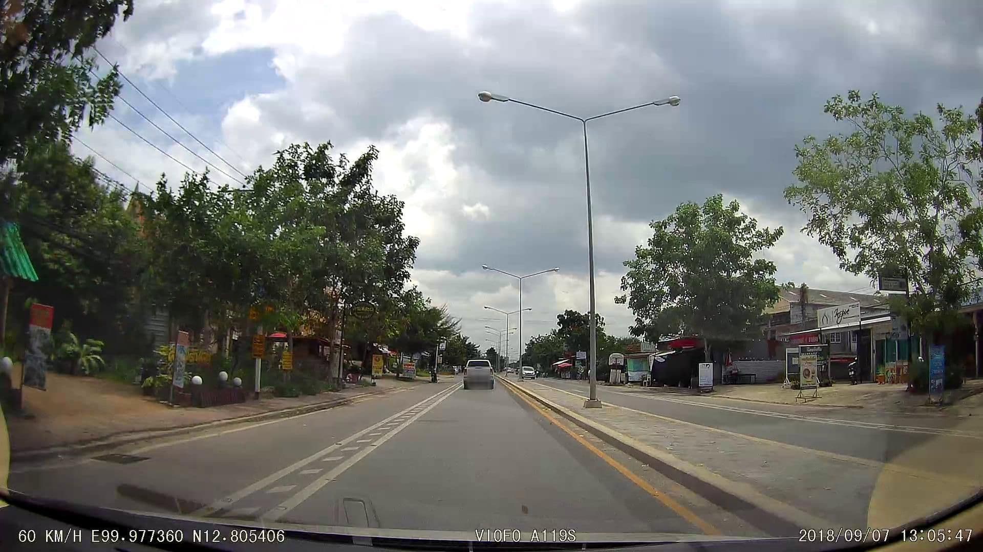 Street view near CHA AM  DE LA MER HOTEL, Cha-am — © poramet (CC BY-SA · Mapillary)