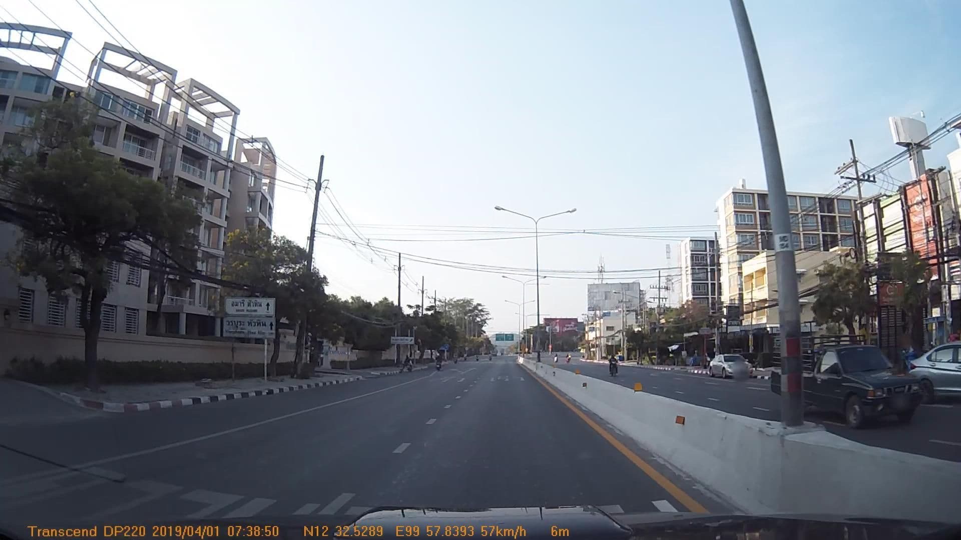 Street view near V Villas Hua Hin Hotel, Hua Hin — © mapcreator (CC BY-SA · Mapillary)