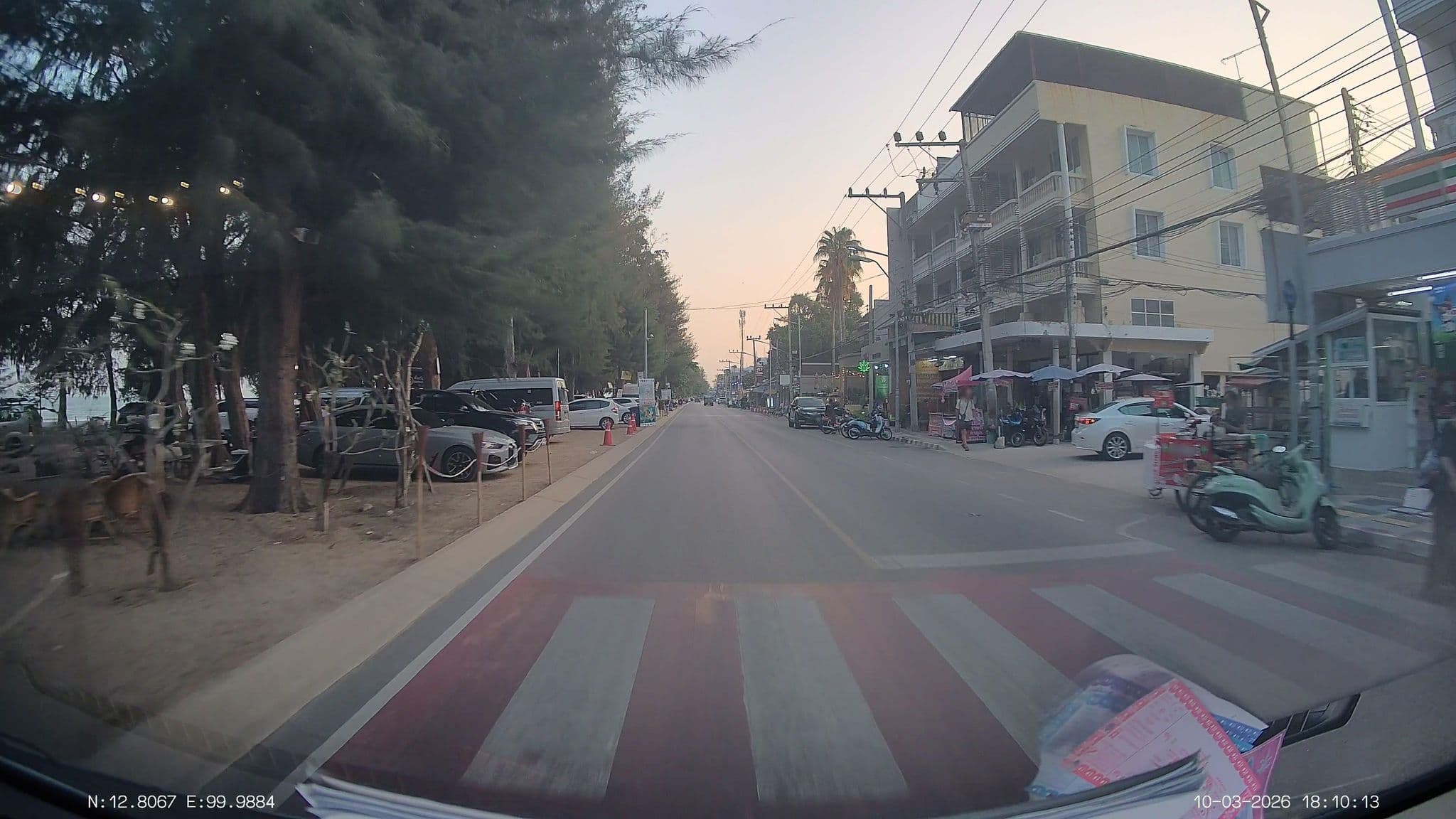 Street view near DEE LEK Guesthouse, Cha-am — © ThailandCambodia (CC BY-SA · Mapillary)