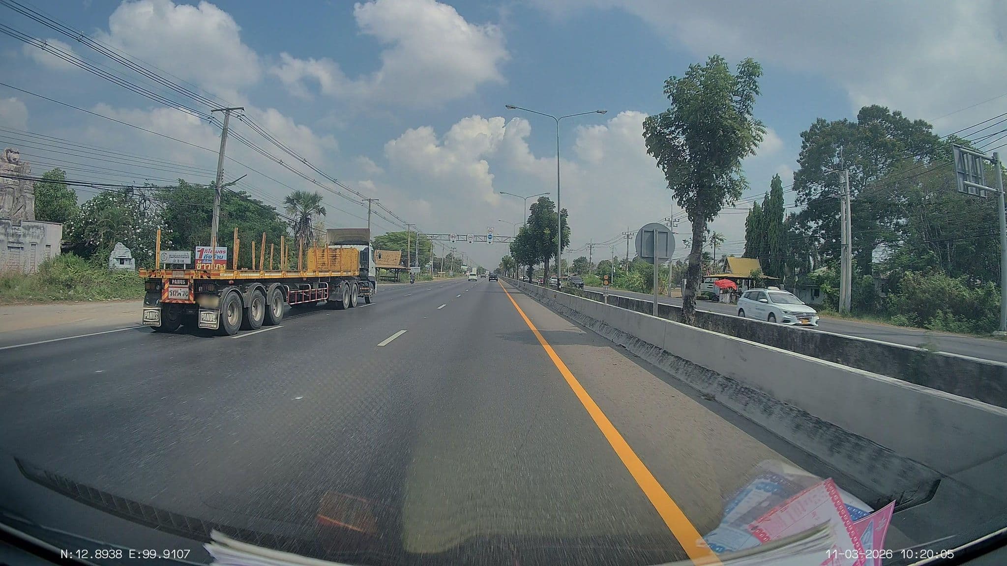 Street view near Moai Café & Resort (โมอาย คาเฟ่ & รีสอร์ท), Tha Yang — © ThailandCambodia (CC BY-SA · Mapillary)