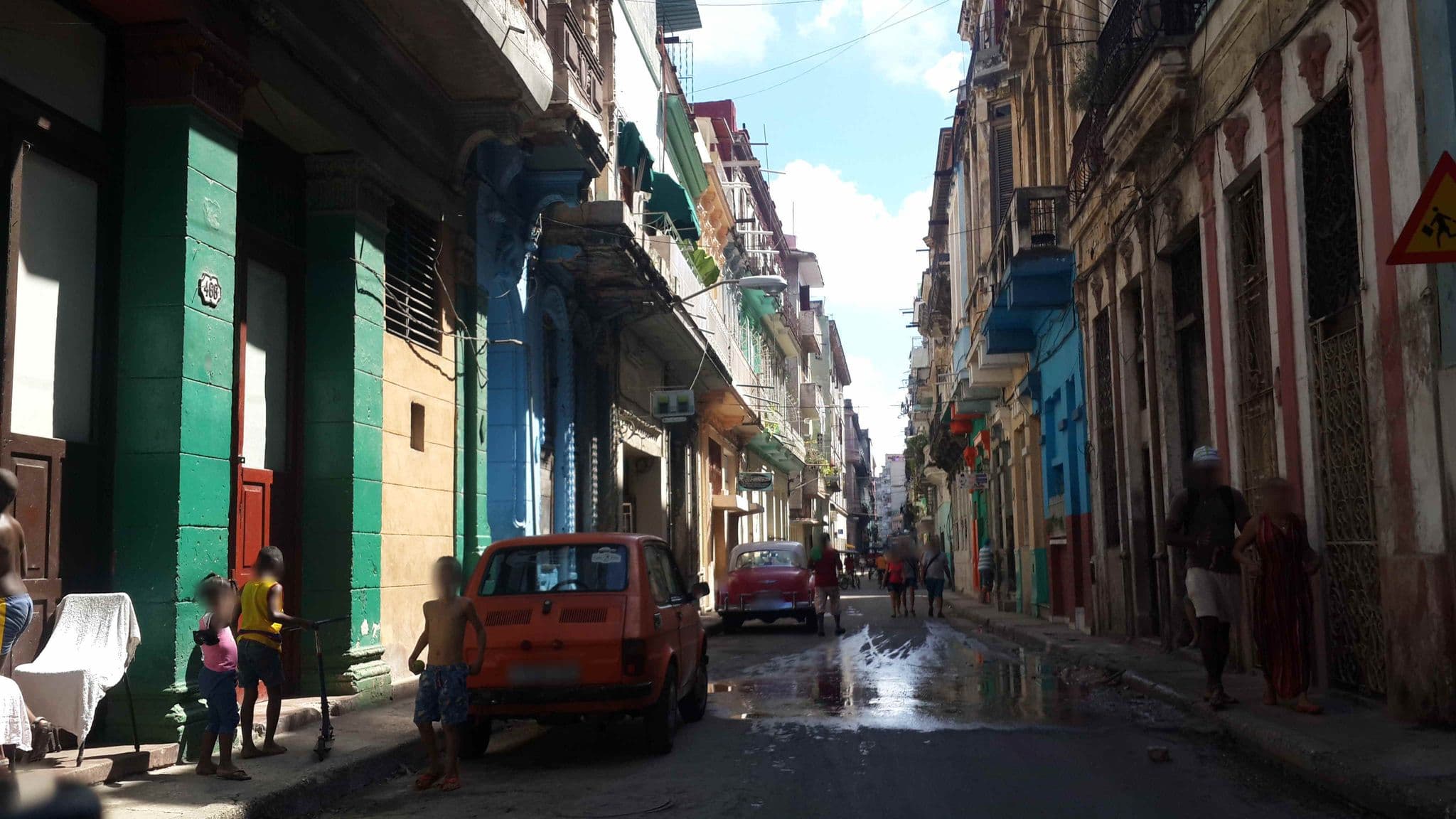 Street view near Hostal Sagitario, Centro Habana