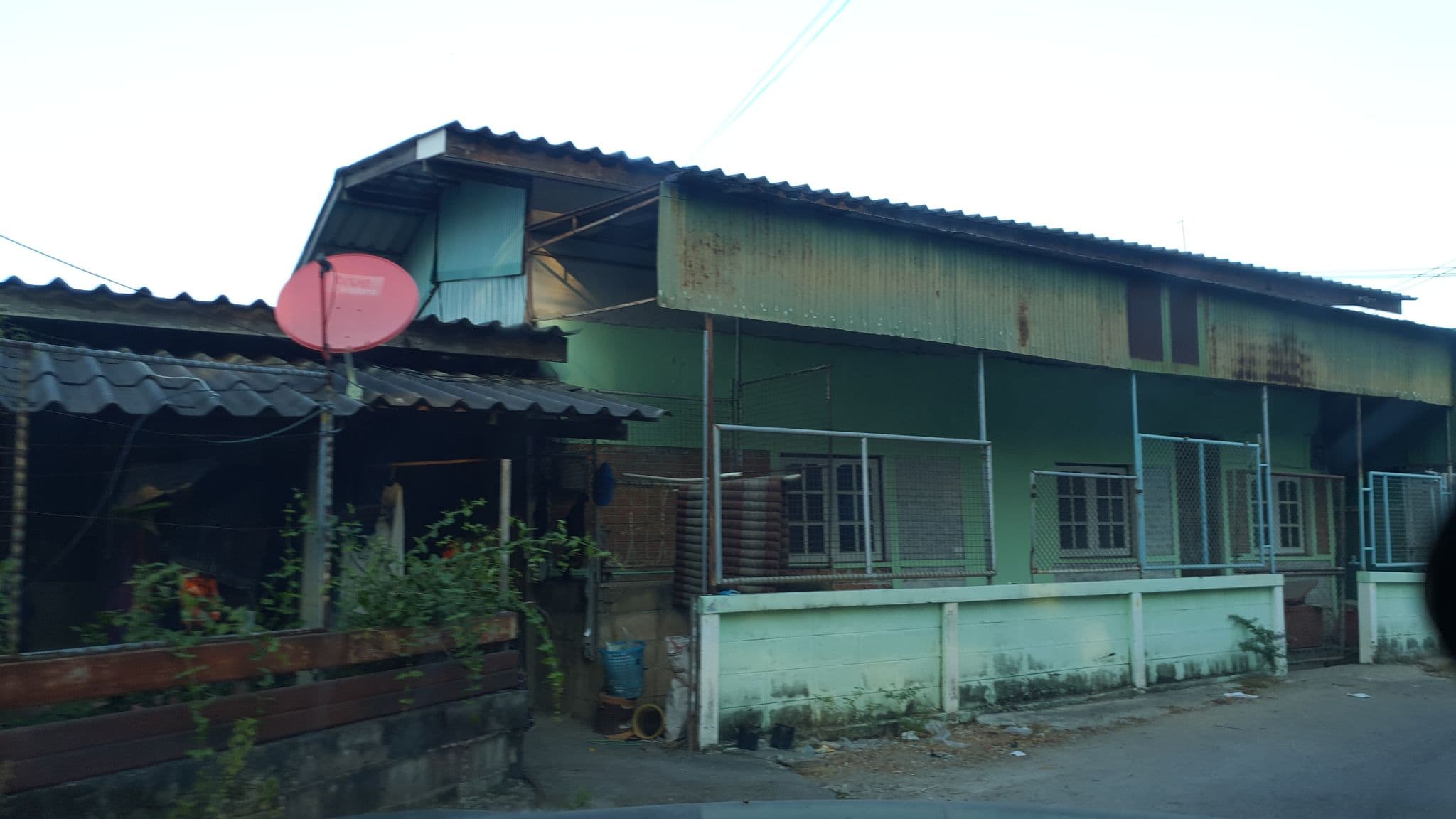 Street view near นานาเฮาส์@ชะอำ, Cha-am — © jrcarlsen (CC BY-SA · Mapillary)