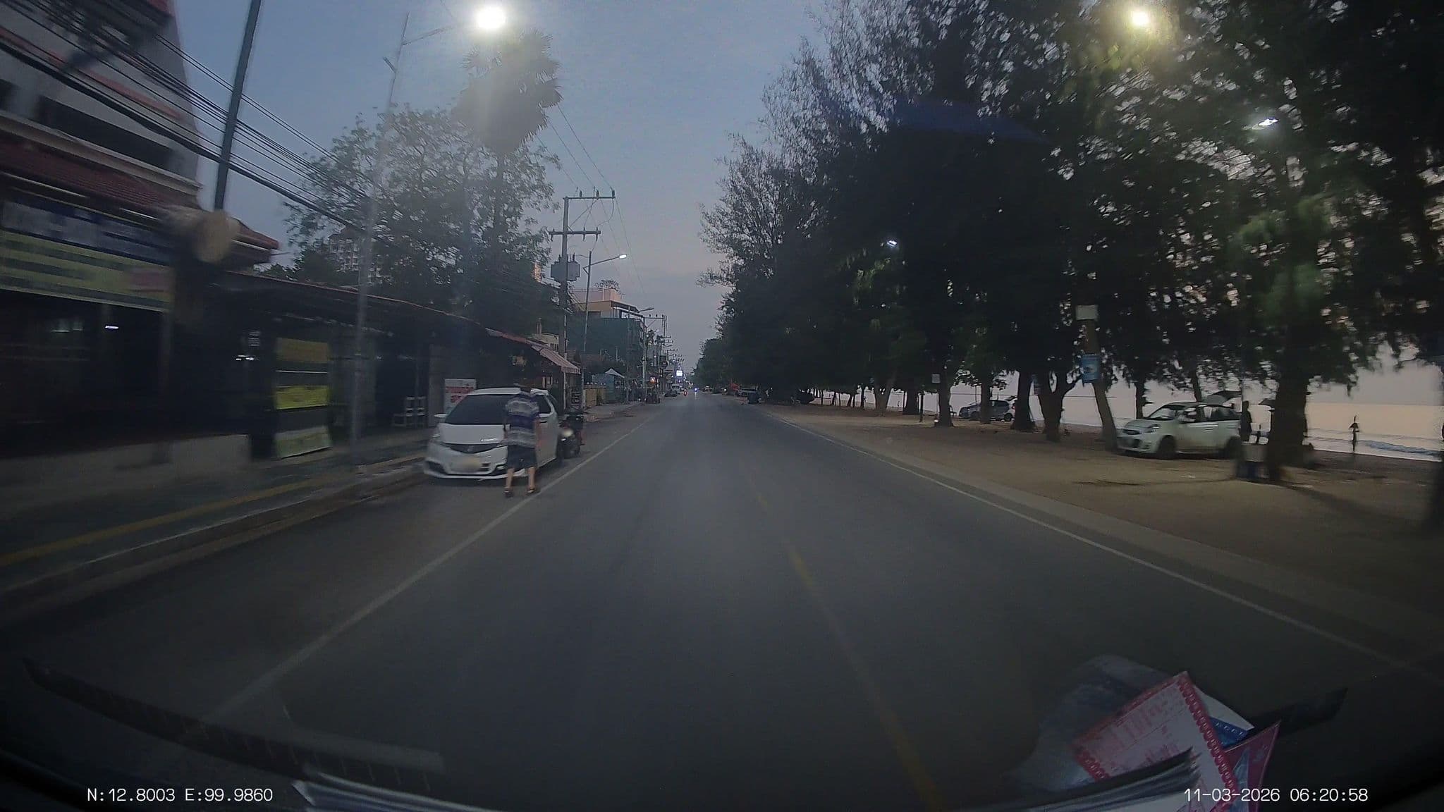 Street view near D.Cha-Am Hotel & Resterant, Cha-am — © ThailandCambodia (CC BY-SA · Mapillary)