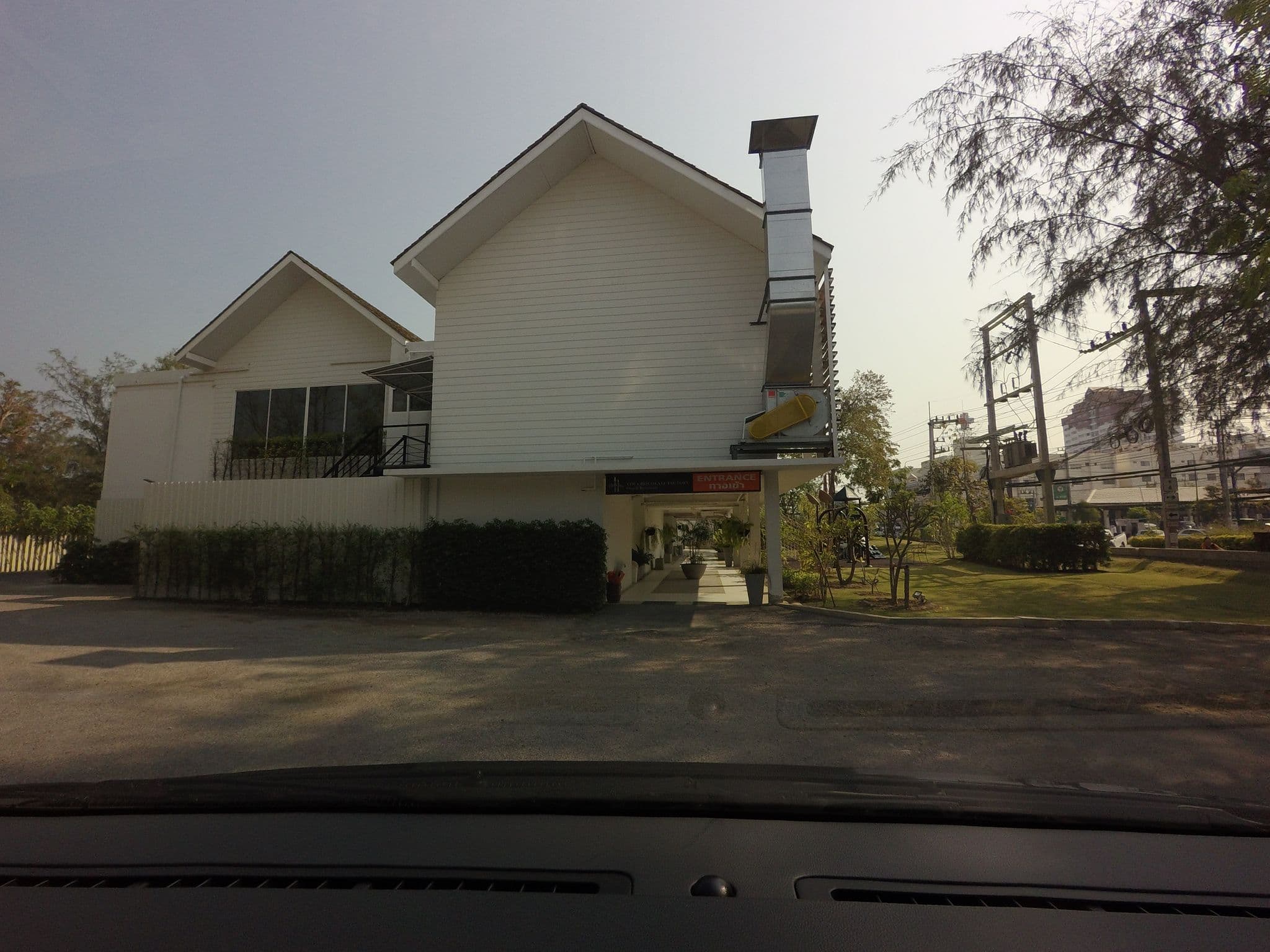Street view near โรงแรมแคขาว, Hua Hin — © mishari (CC BY-SA · Mapillary)