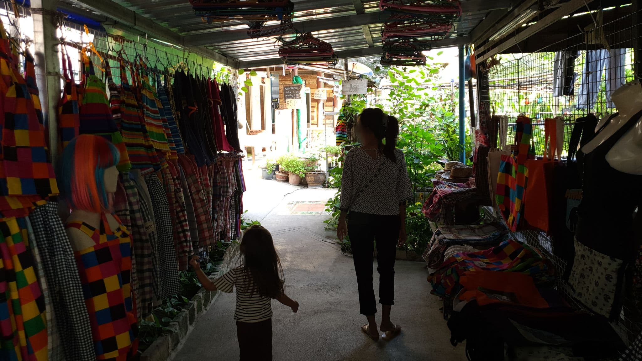 Street view near อภิญญา Guest House @Amphawa, Samut Songkhram — © jrcarlsen (CC BY-SA · Mapillary)