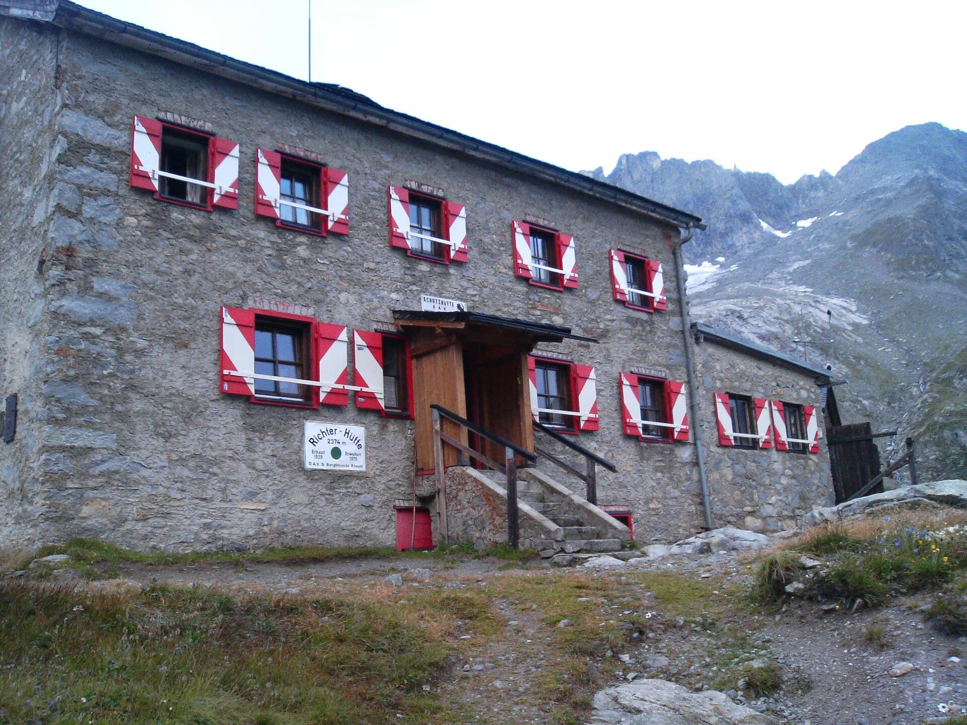 Richterhütte (via Wikimedia Commons, Public domain)
