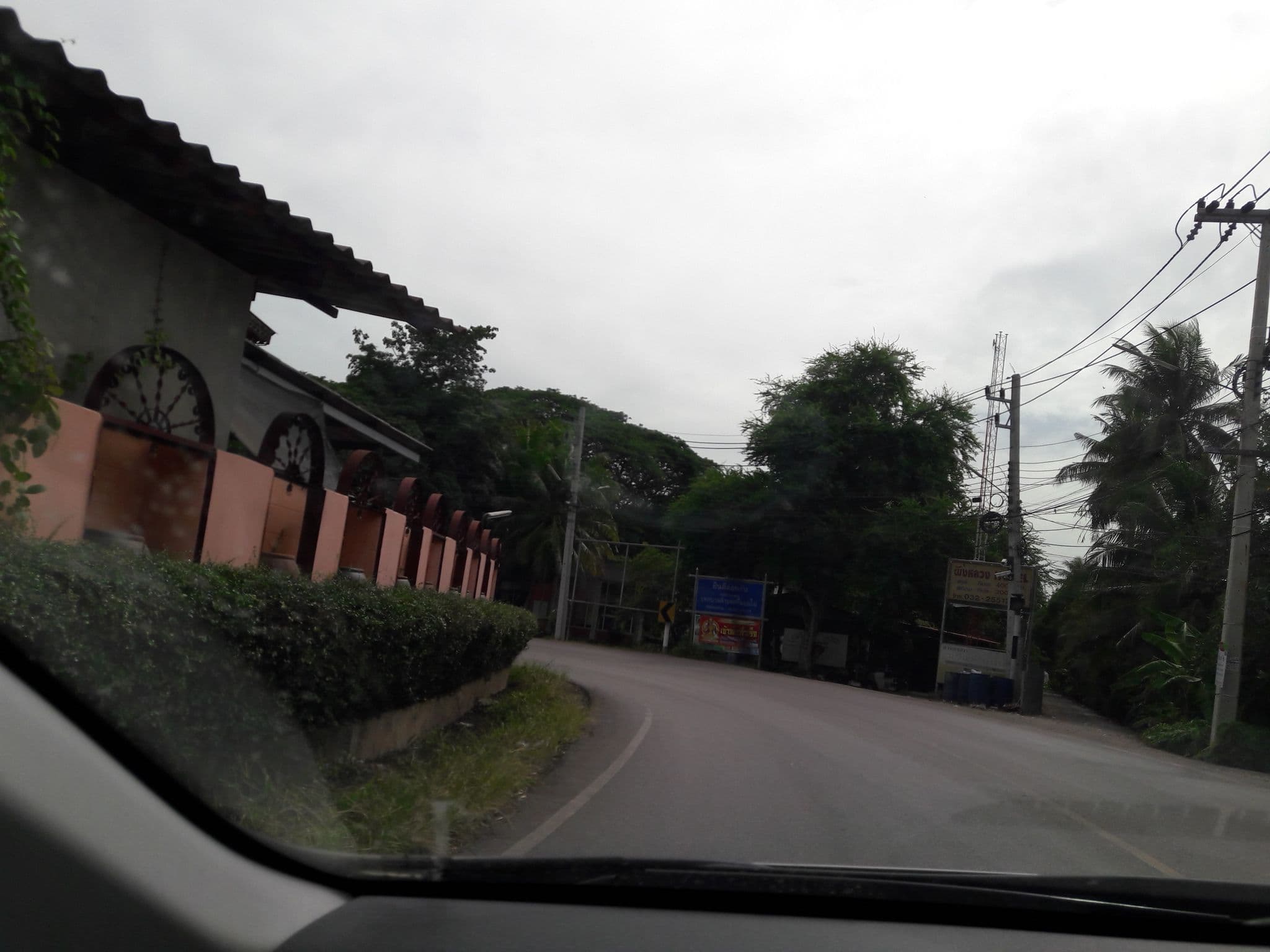 Street view near โรงแรมผึ้งหลวง, Damnoen Saduak — © collectiontrue (CC BY-SA · Mapillary)