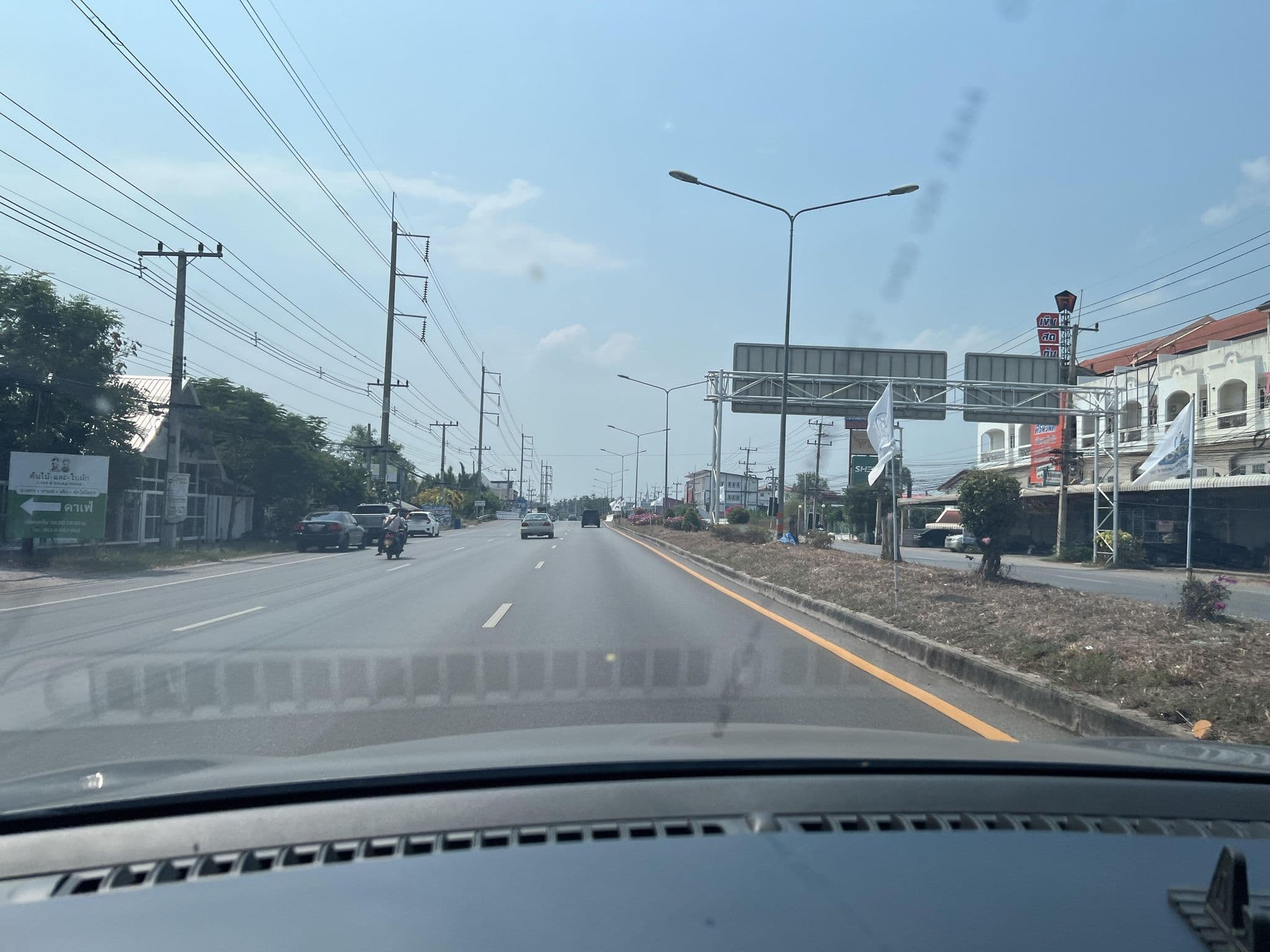 Street view near Smile House, Samut Songkhram — © lin_wang (CC BY-SA · Mapillary)