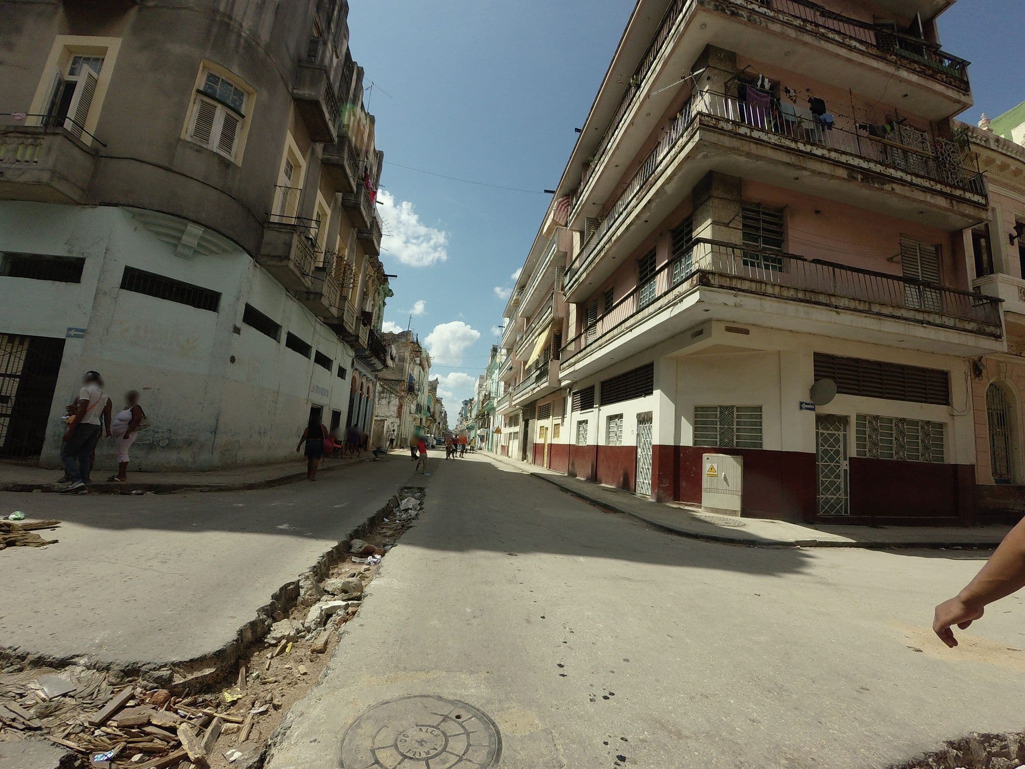 Street view near Revilla Family Casa, Centro Habana