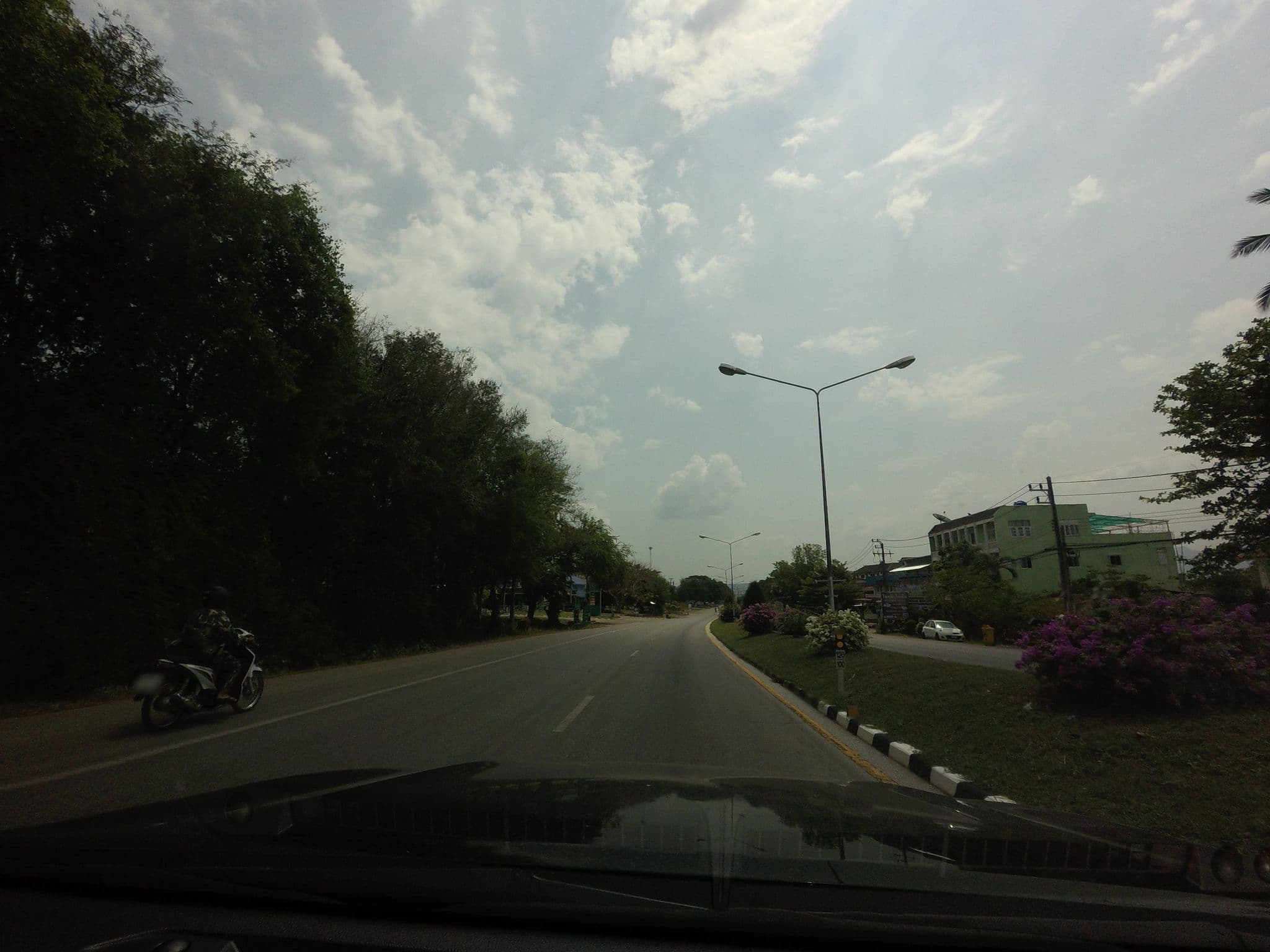 Street view near โชคชัย โฮเต็ล, Bo Phloi — © mishari (CC BY-SA · Mapillary)