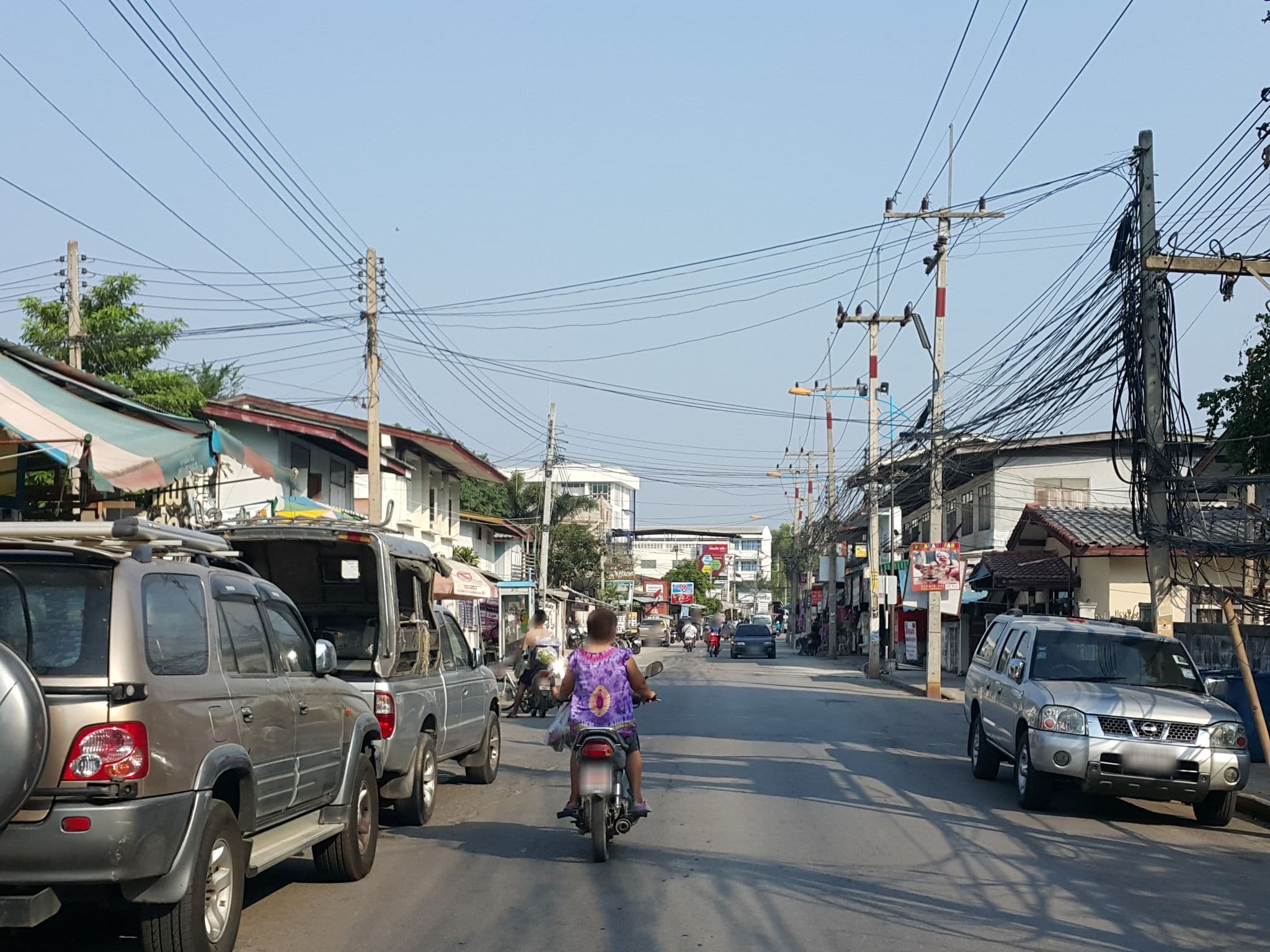 Street view near ธารา Bed & Breakfast, Kanchanaburi — © jrcarlsen (CC BY-SA · Mapillary)