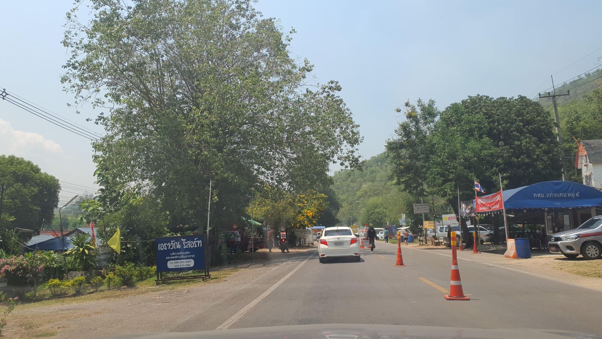 Street view near เอราวัณ รีสอร์ท (Erawan Resort), Bo Phloi — © jrcarlsen (CC BY-SA · Mapillary)