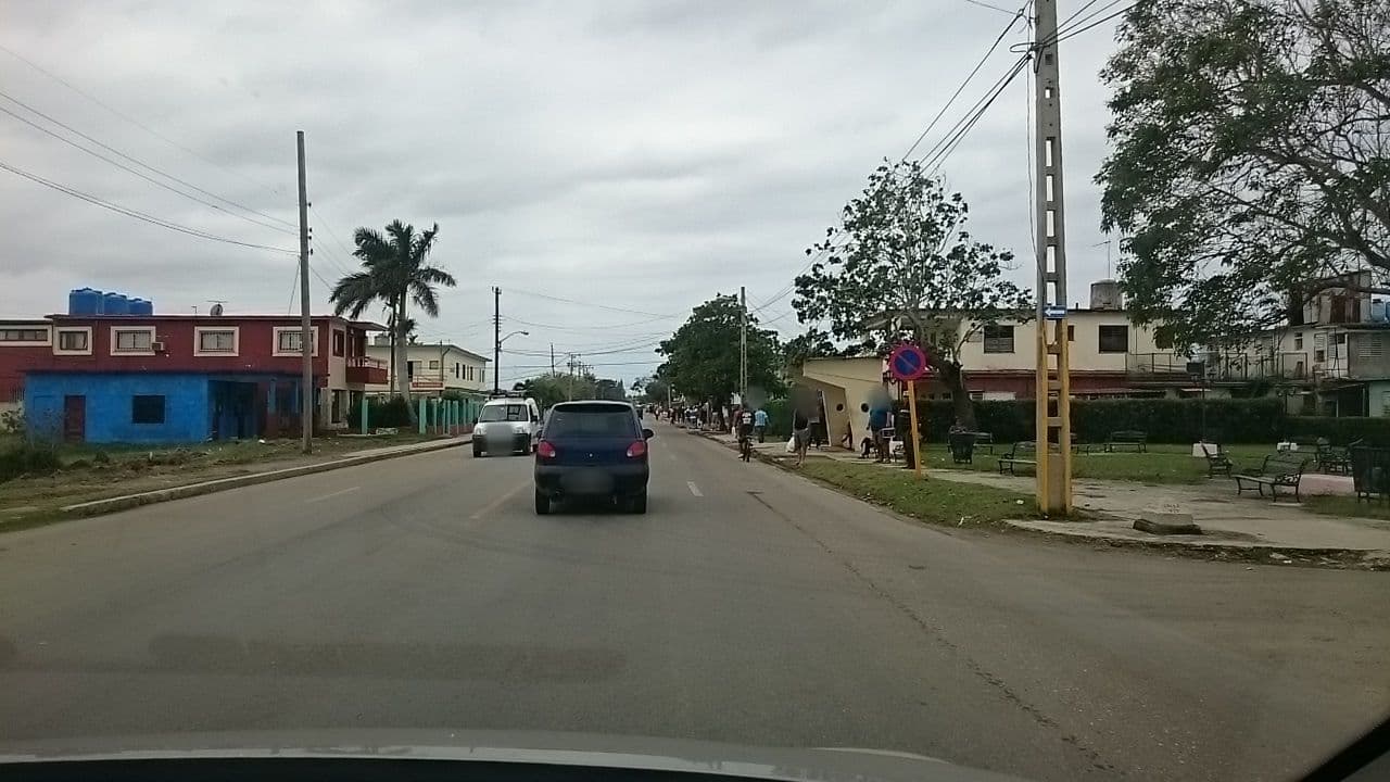 Street view near Casa Irelia, Guanabo