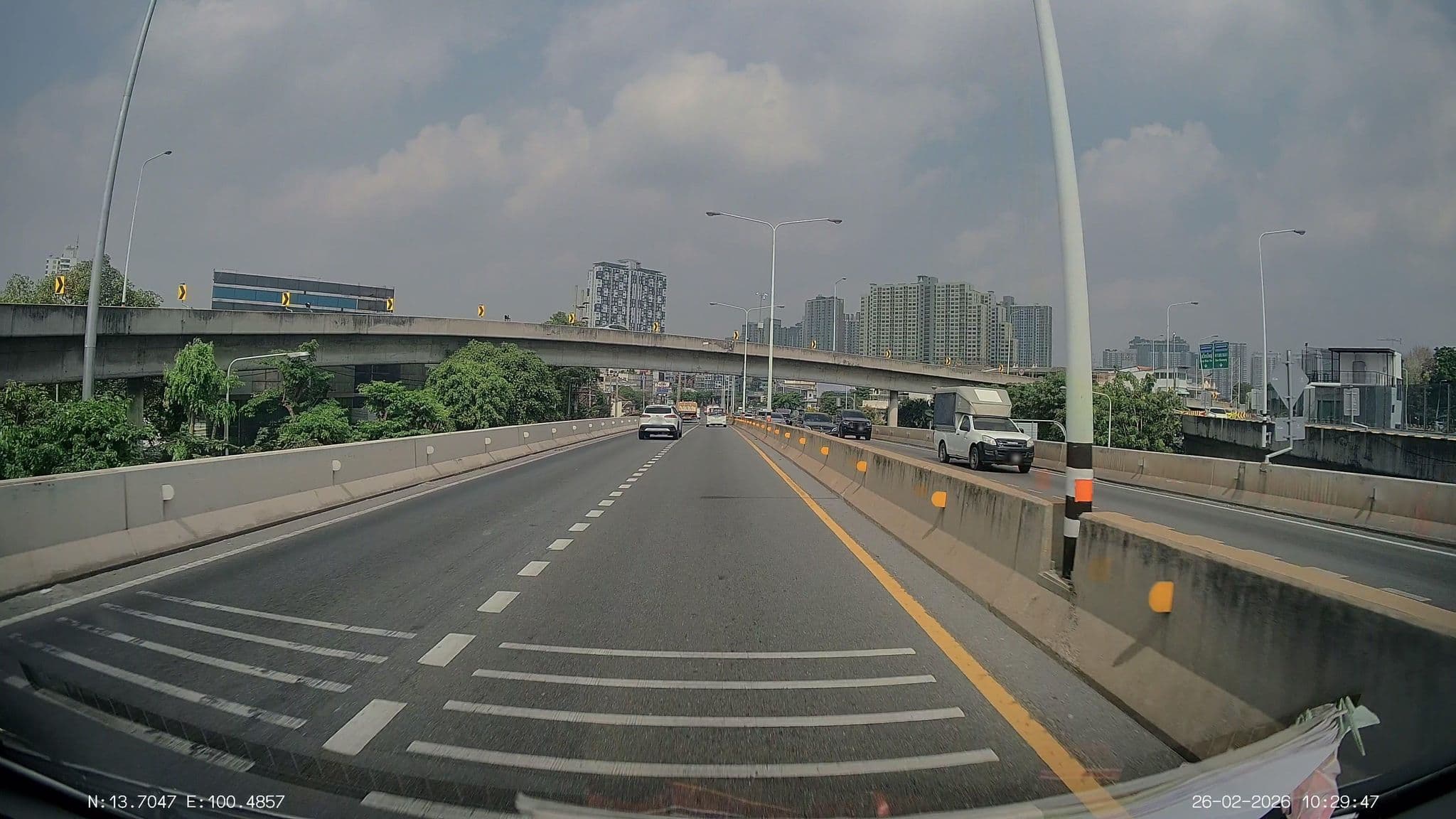 Street view near Travellers Hotel Bangkok, Godown — © ThailandCambodia (CC BY-SA · Mapillary)