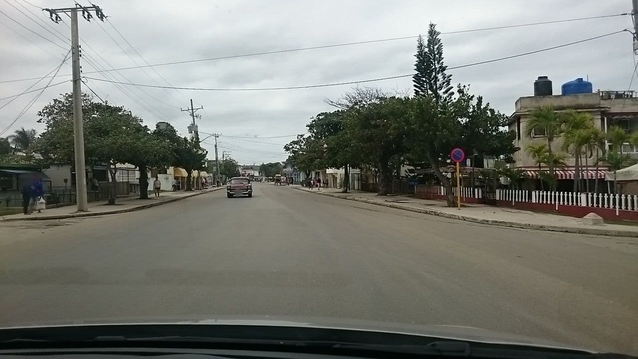 Street view near Casa Maritza, Guanabo